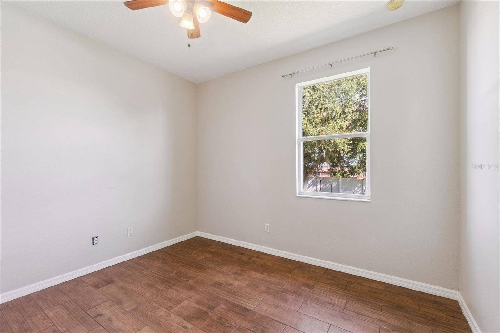 2600 HOLLOW LANE, Leesburg, FL 34748 2600 HOLLOW LANE, Leesburg, FL 34748