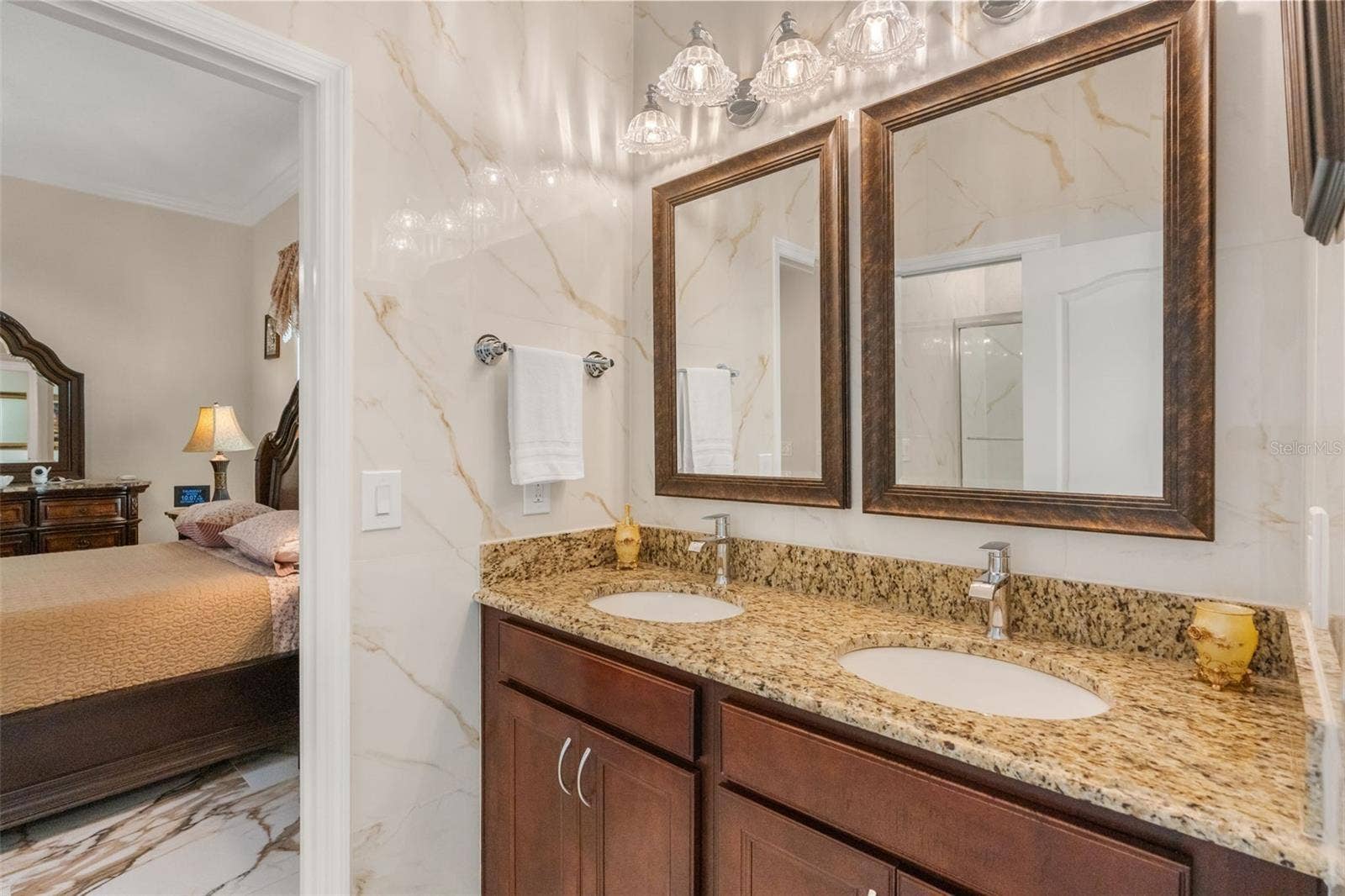10750 PETRILLO WAY, Winter Garden, FL 34787 Jack-n-Jill Bathroom