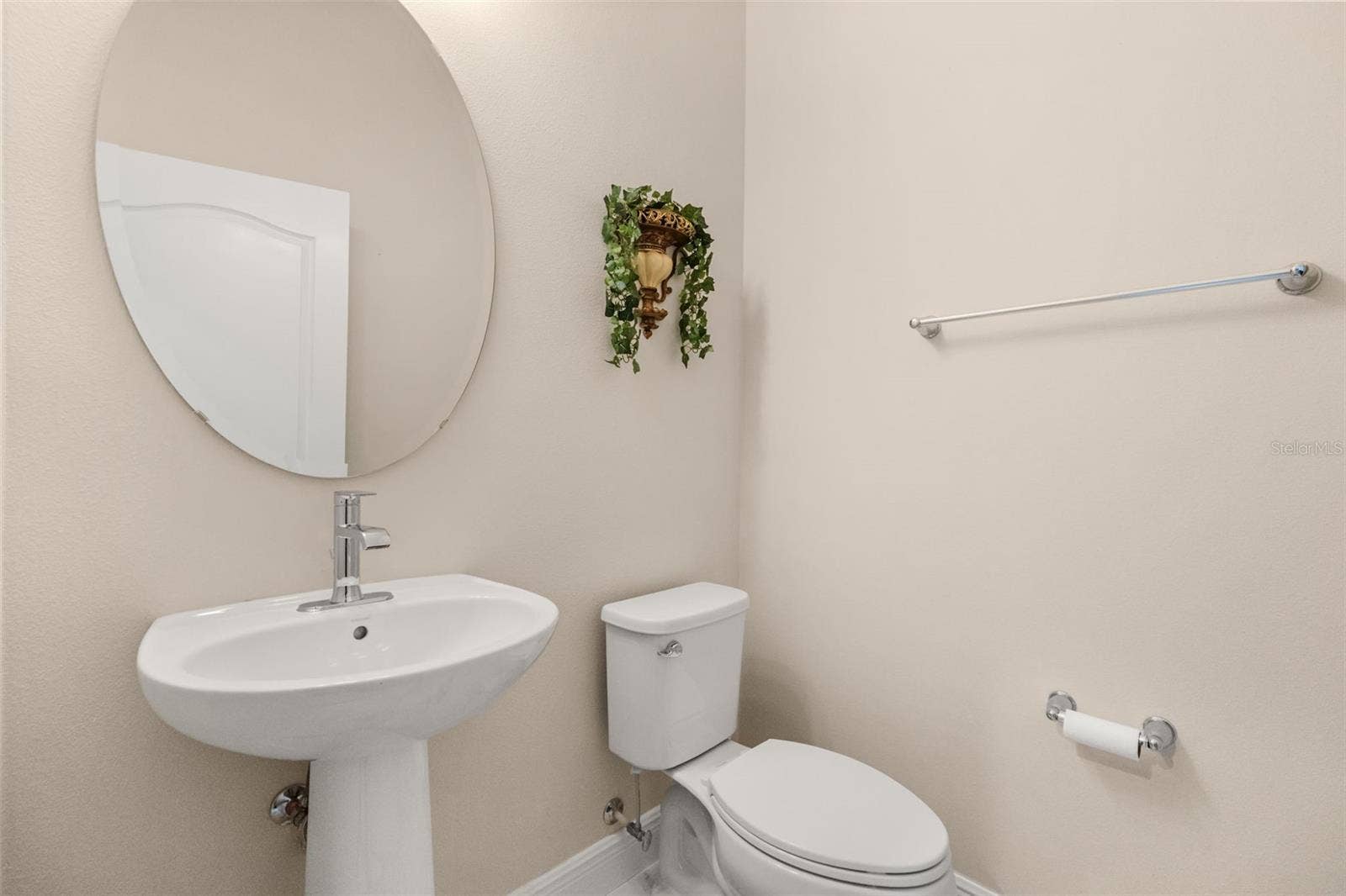 10750 PETRILLO WAY, Winter Garden, FL 34787 Half Bathroom