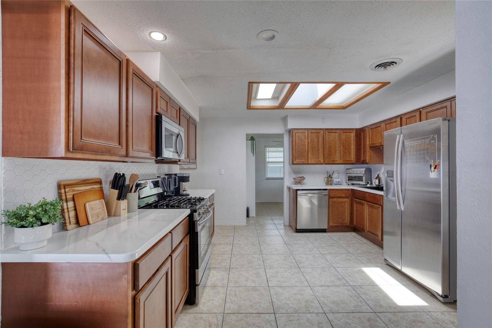 2565 S PENINSULA DRIVE, Daytona Beach, FL 32118