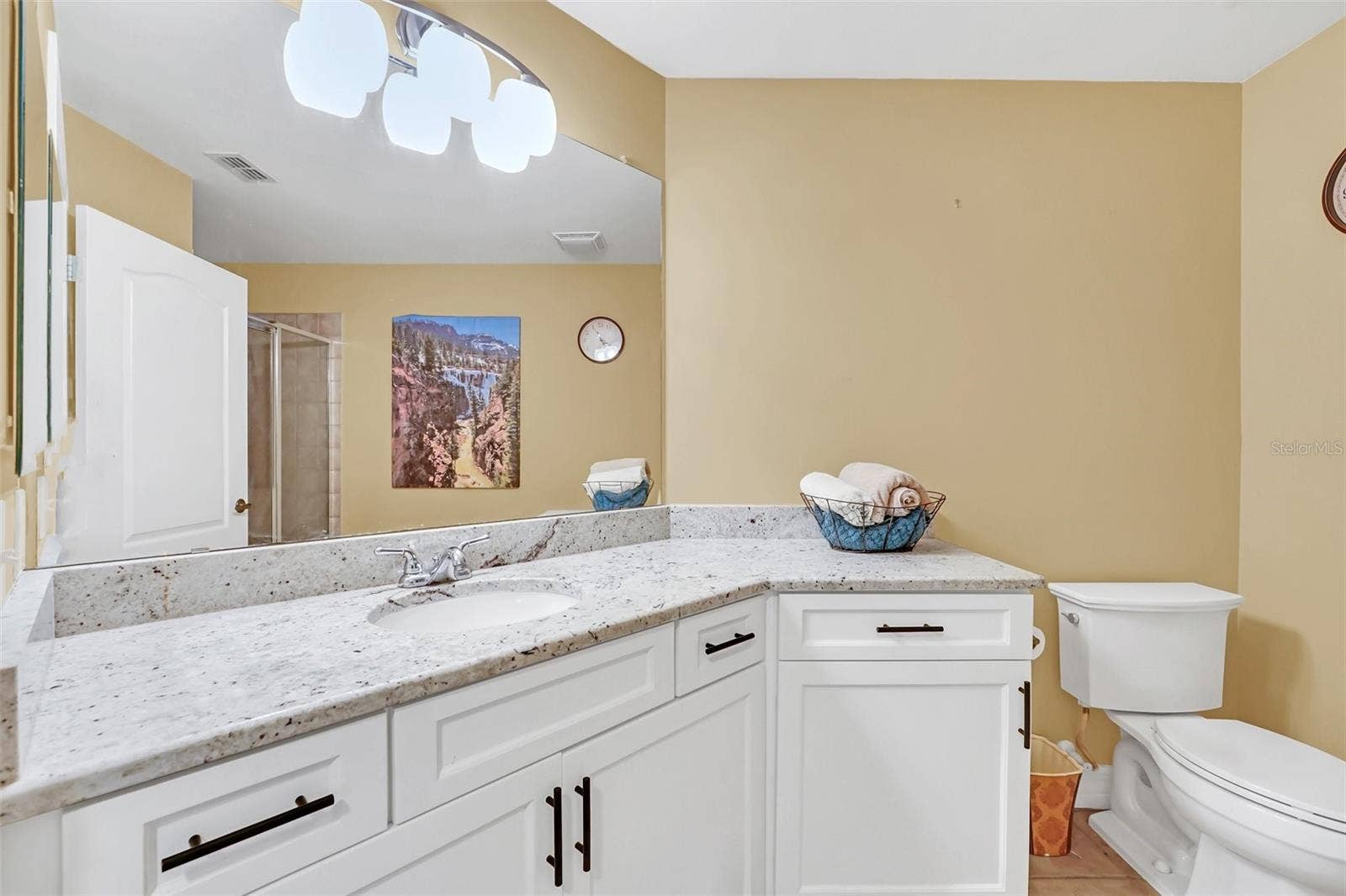 513 MIRASOL CIRCLE, #101, Celebration, FL 34747 Guest Bathroom
