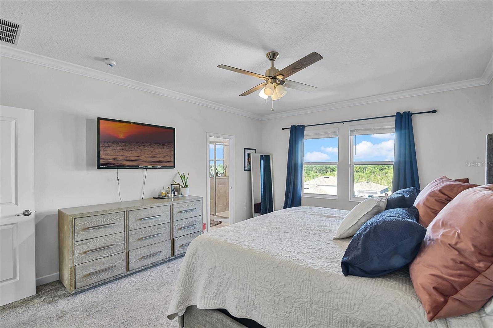 1123 DORA PARC LANE, Mount Dora, FL 32757
