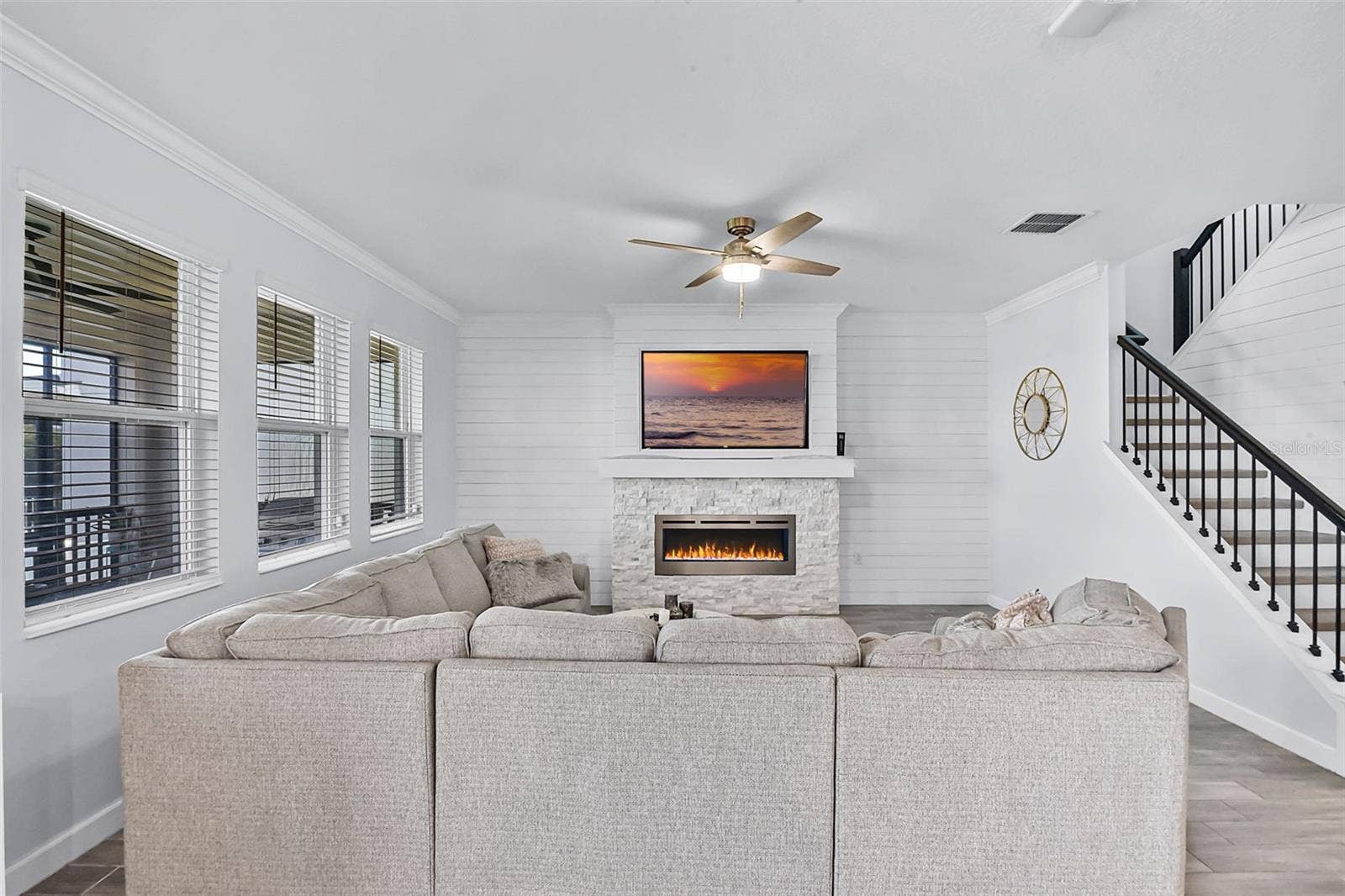 1123 DORA PARC LANE, Mount Dora, FL 32757