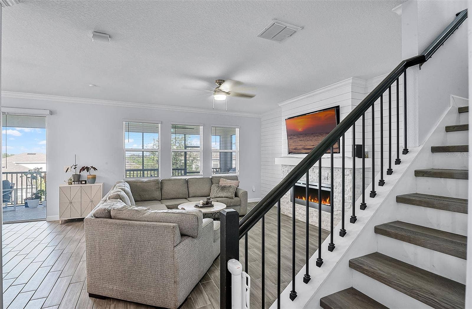1123 DORA PARC LANE, Mount Dora, FL 32757