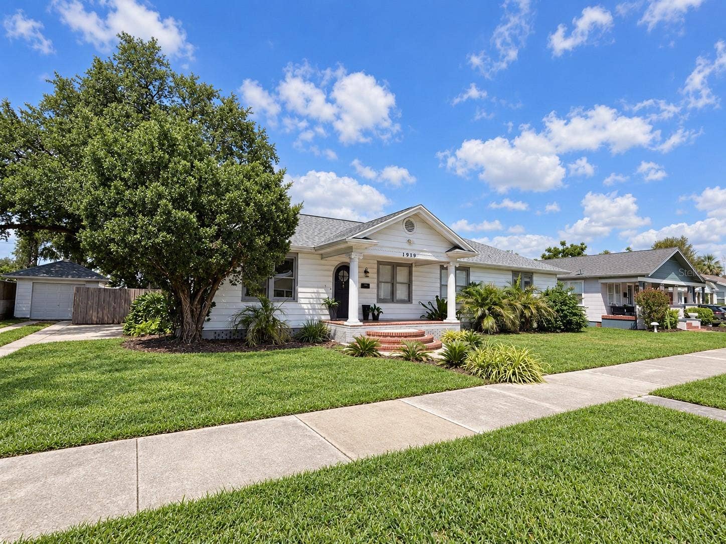 1919 W CARMEN STREET, Tampa, FL 33606 Front exterior