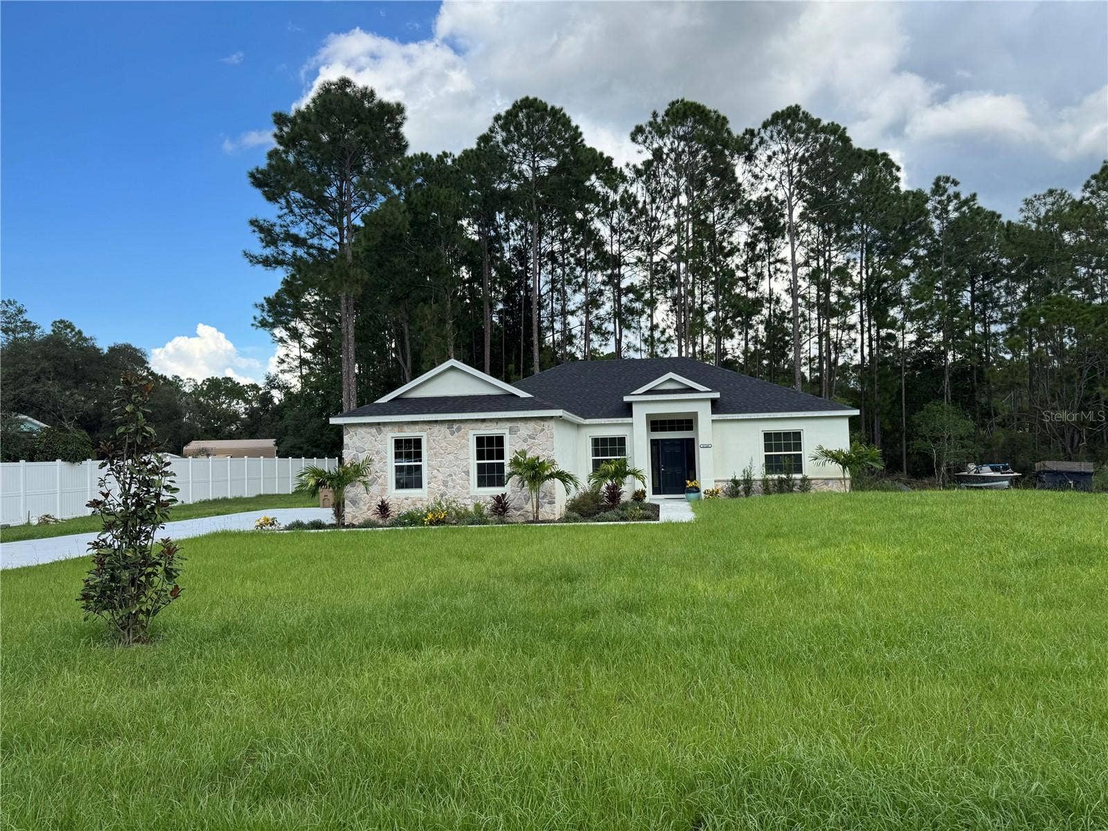 41346 PERSIMMON STREET, Eustis, FL 32736