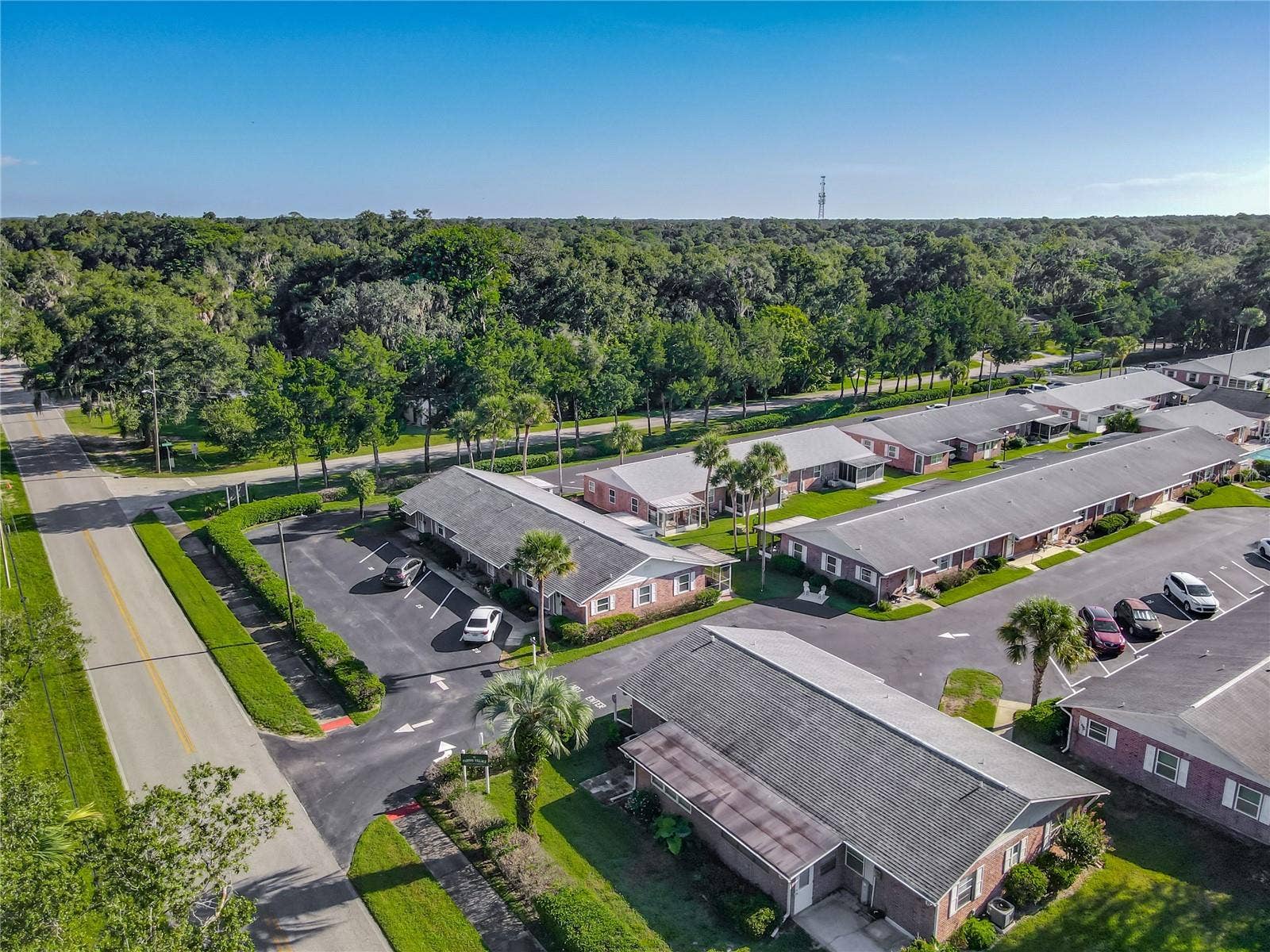 1 FAIRWAY COURT, Deland, FL 32724 1 FAIRWAY COURT, Deland, FL 32724
