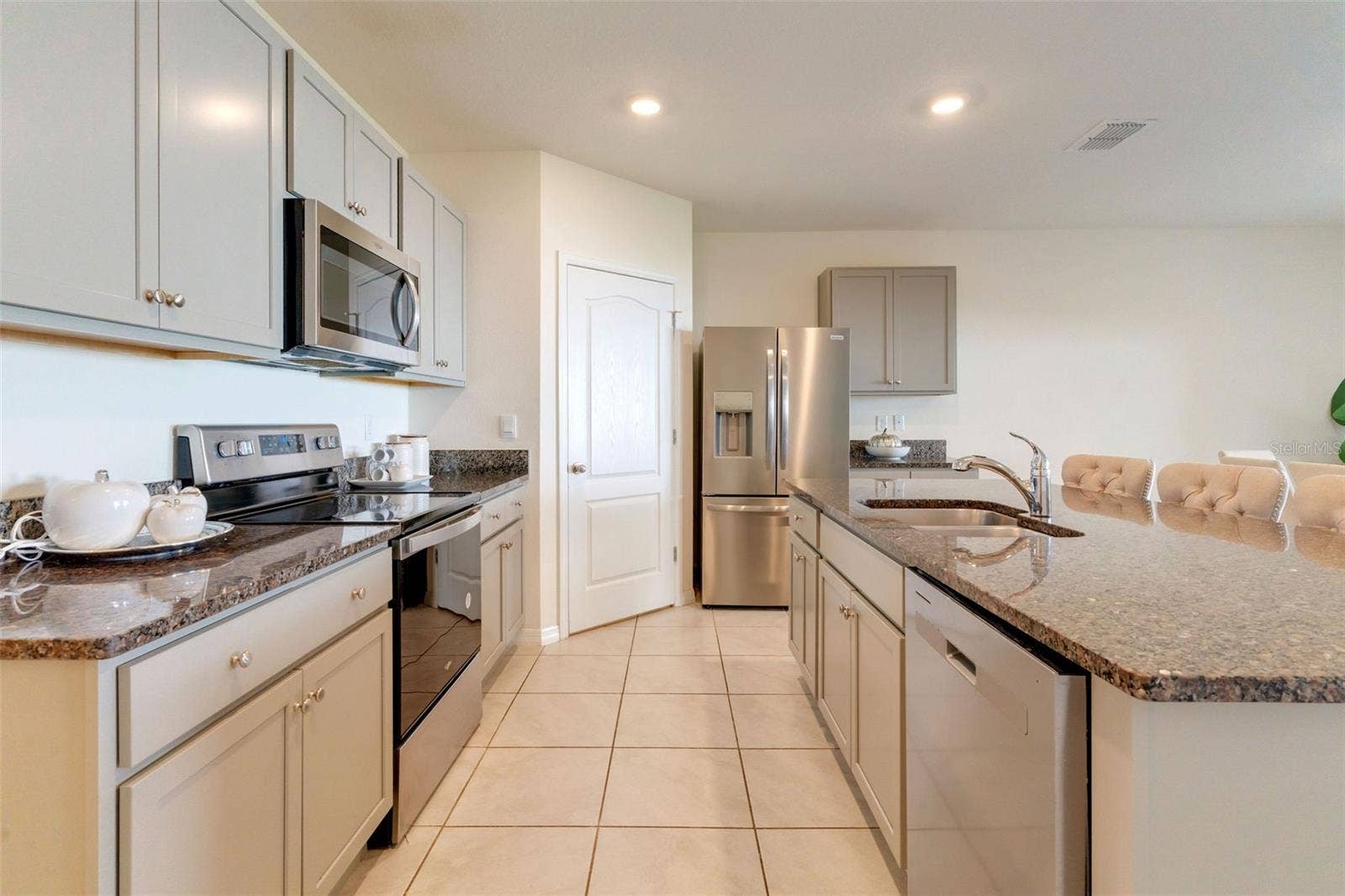 9537 BLACK WALNUT DRIVE, Clermont, FL 34715