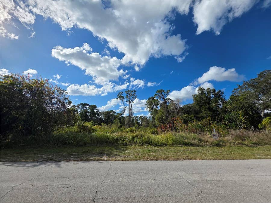 Property photo for 520 W KINGWAY DRIVE, Deltona, FL
