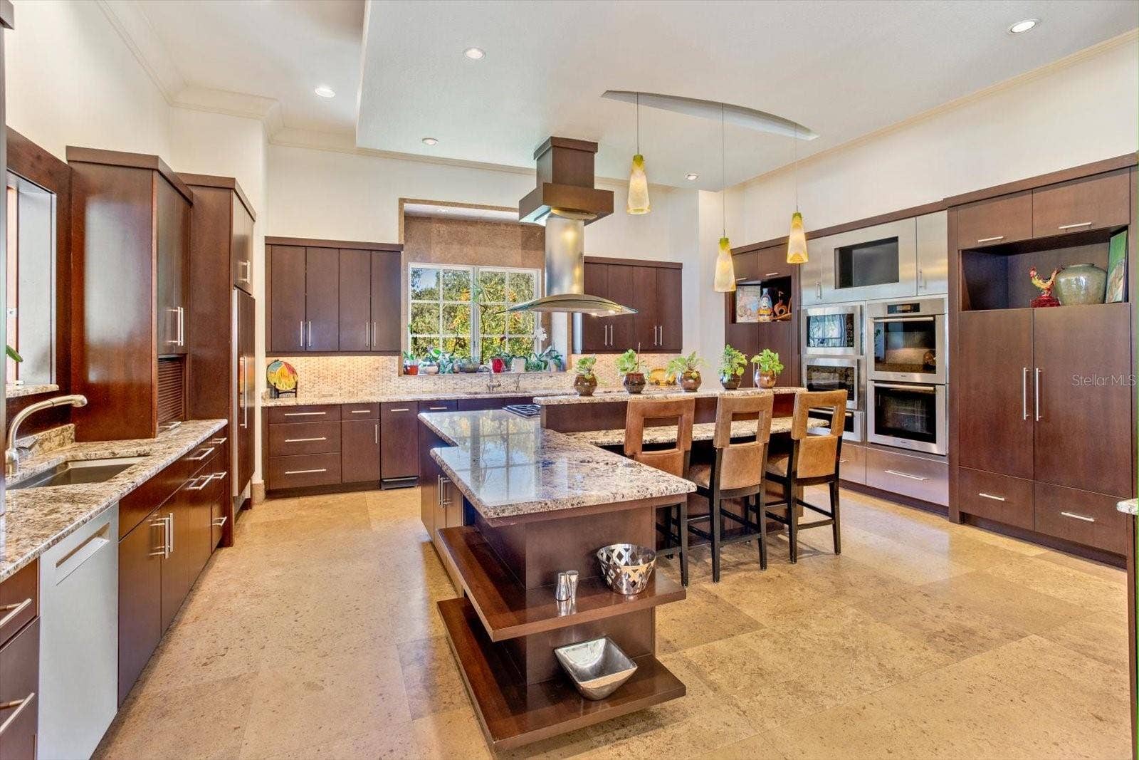 5192 VARDON DRIVE, Windermere, FL 34786 2 ovens/6 burner gas stove/2 refrigerator drawers/ warming drawer/2 microwaves/2 dishwashers/steamer