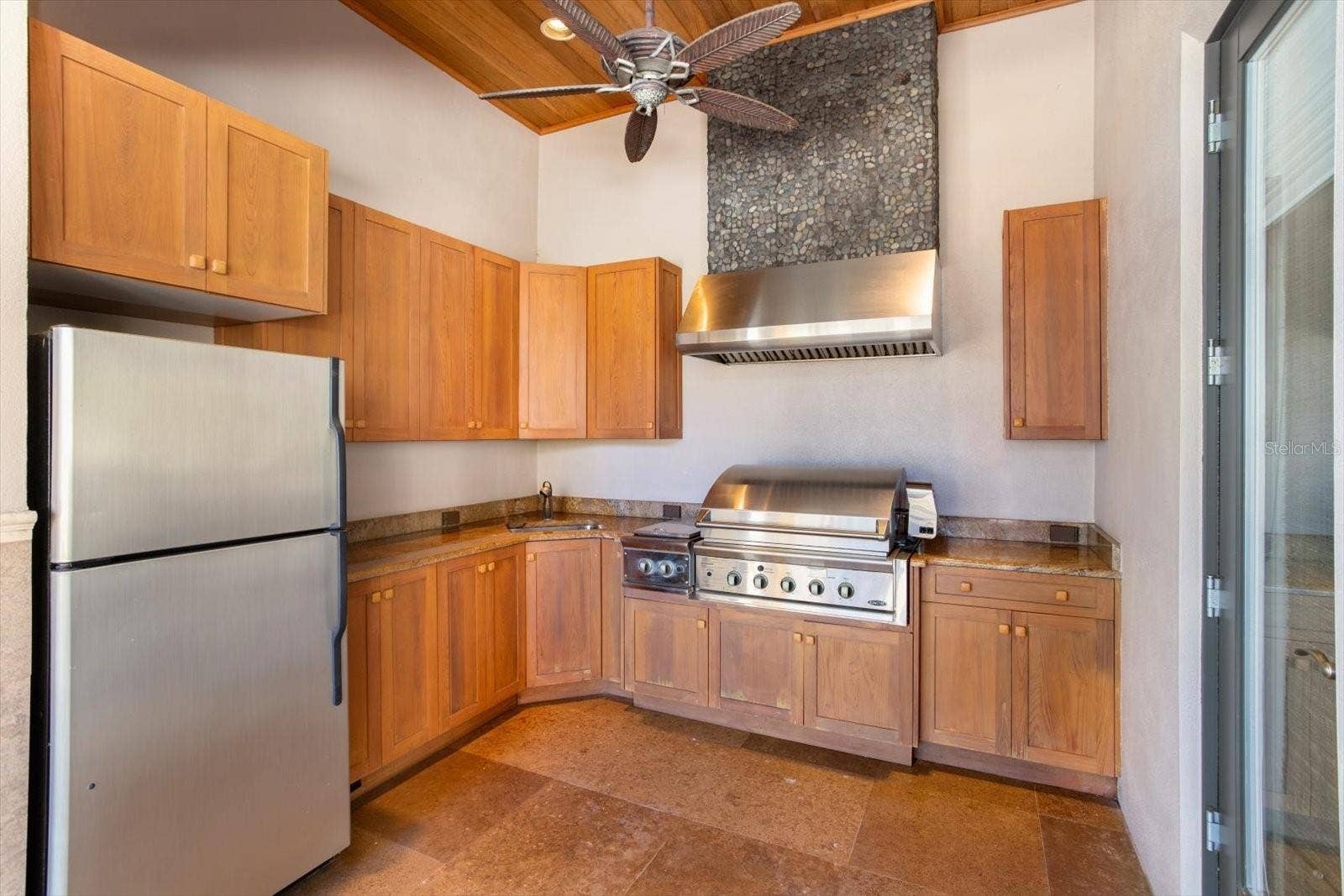 5192 VARDON DRIVE, Windermere, FL 34786 Summer Kitchen