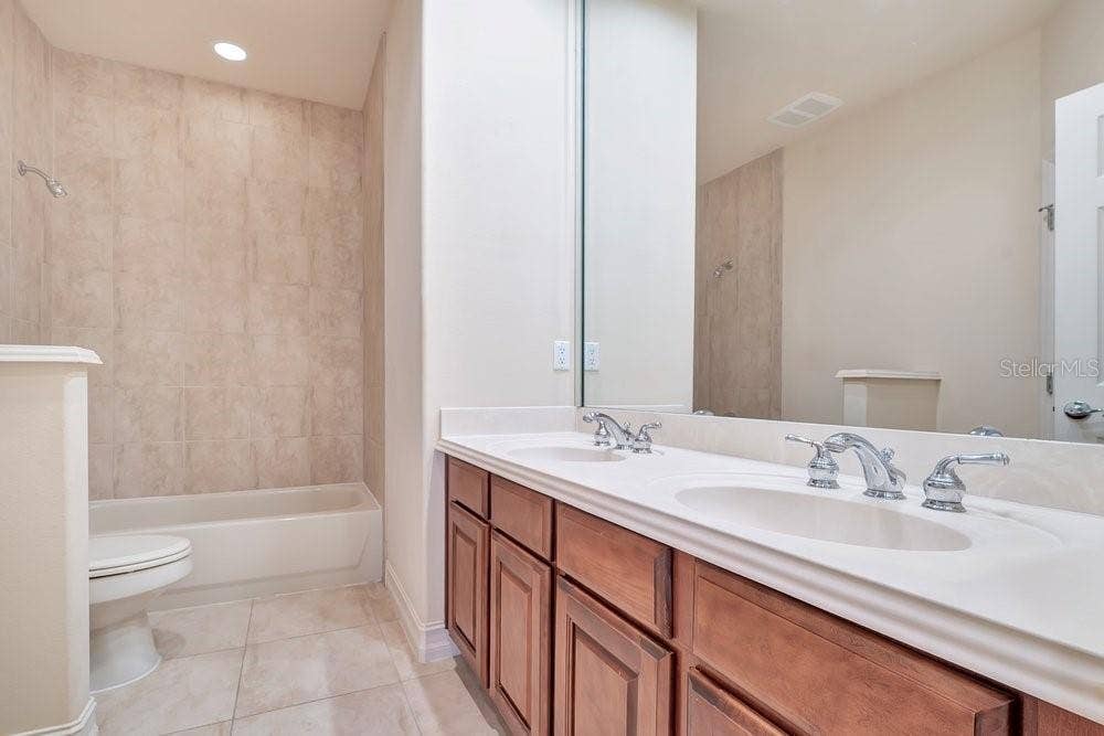 8766 THE ESPLANADE, #24, Orlando, FL 32836 8766 THE ESPLANADE, #24, Orlando, FL 32836