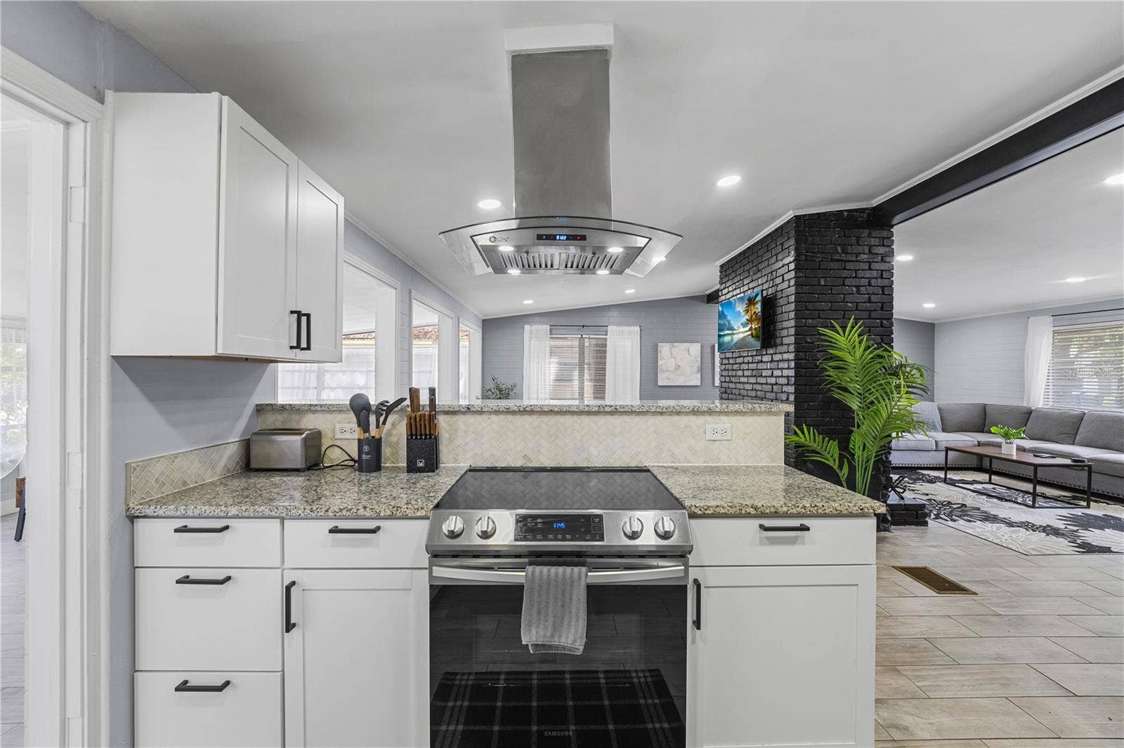 913 MOSS LANE, Winter Park, FL 32789 913 MOSS LANE, Winter Park, FL 32789