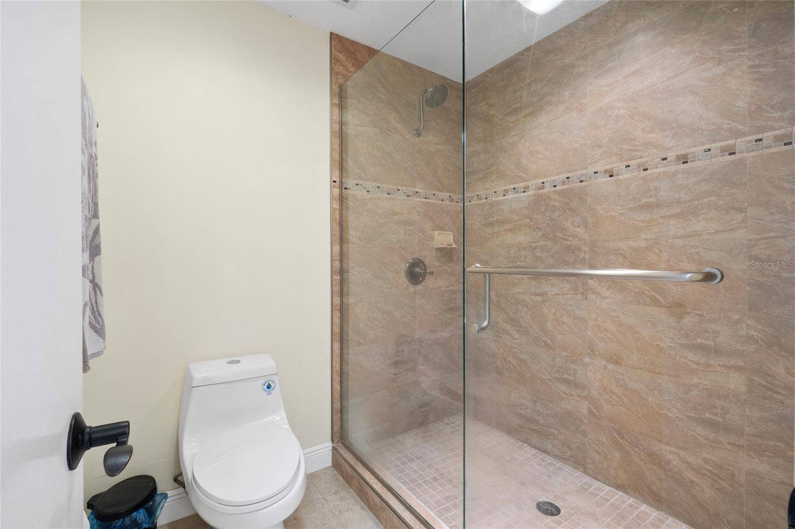 6729 EDGEWORTH DRIVE, Orlando, FL 32819 6729 EDGEWORTH DRIVE, Orlando, FL 32819