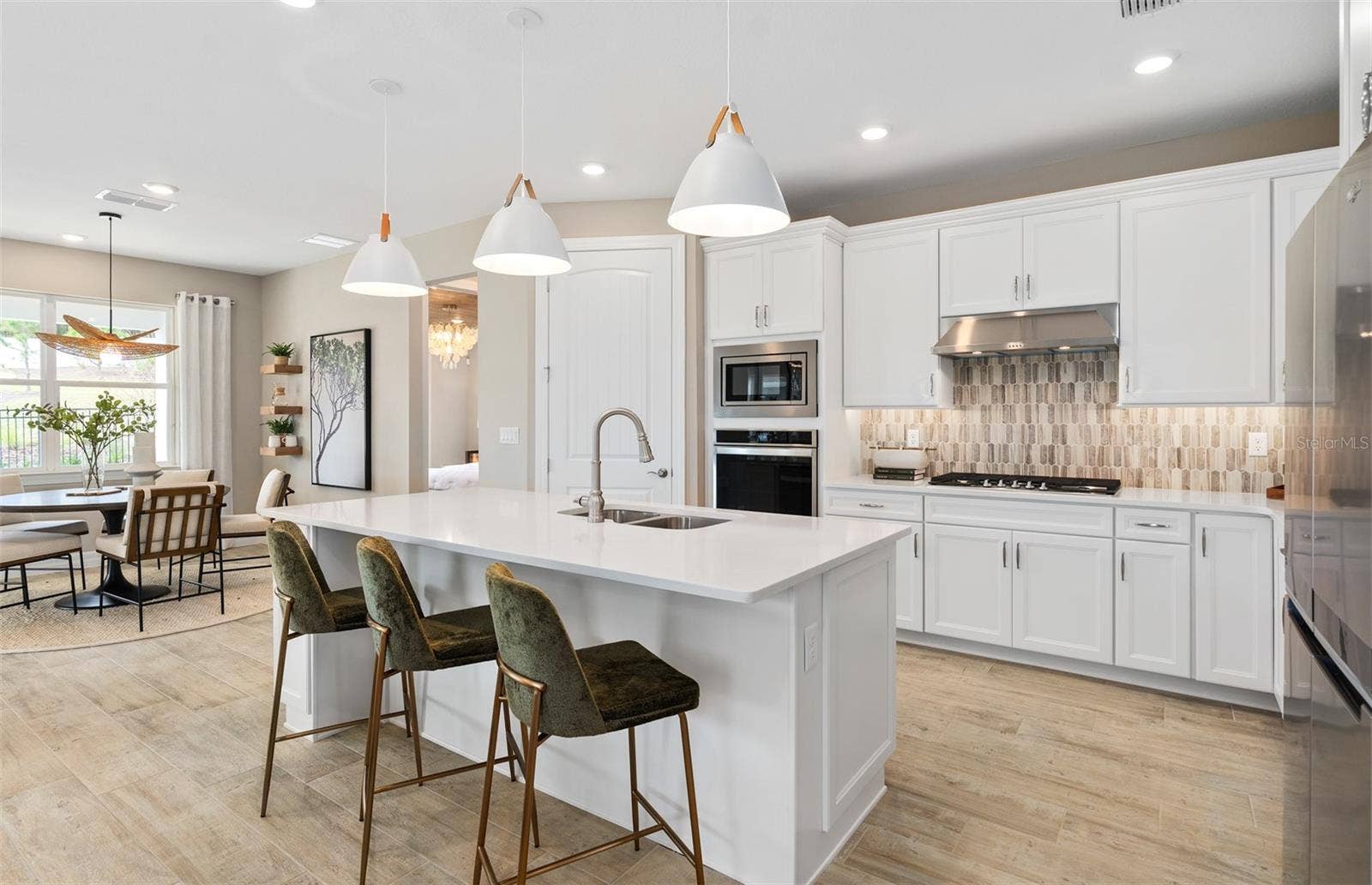 10227 PARKVIEW RESERVE LANE, Orlando, FL 32836 Model Home Design Only. Pictures and furnishings are for illustrative purposes only. Elevations, colors and options may vary. Furniture is for model home staging only.