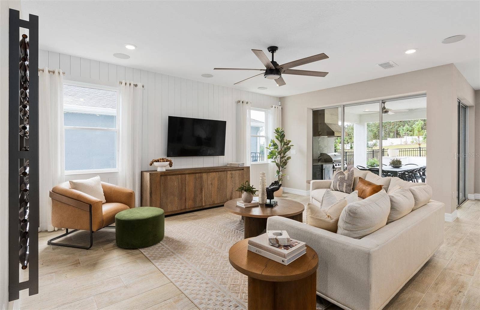 10227 PARKVIEW RESERVE LANE, Orlando, FL 32836 Model Home Design Only. Pictures and furnishings are for illustrative purposes only. Elevations, colors and options may vary. Furniture is for model home staging only.