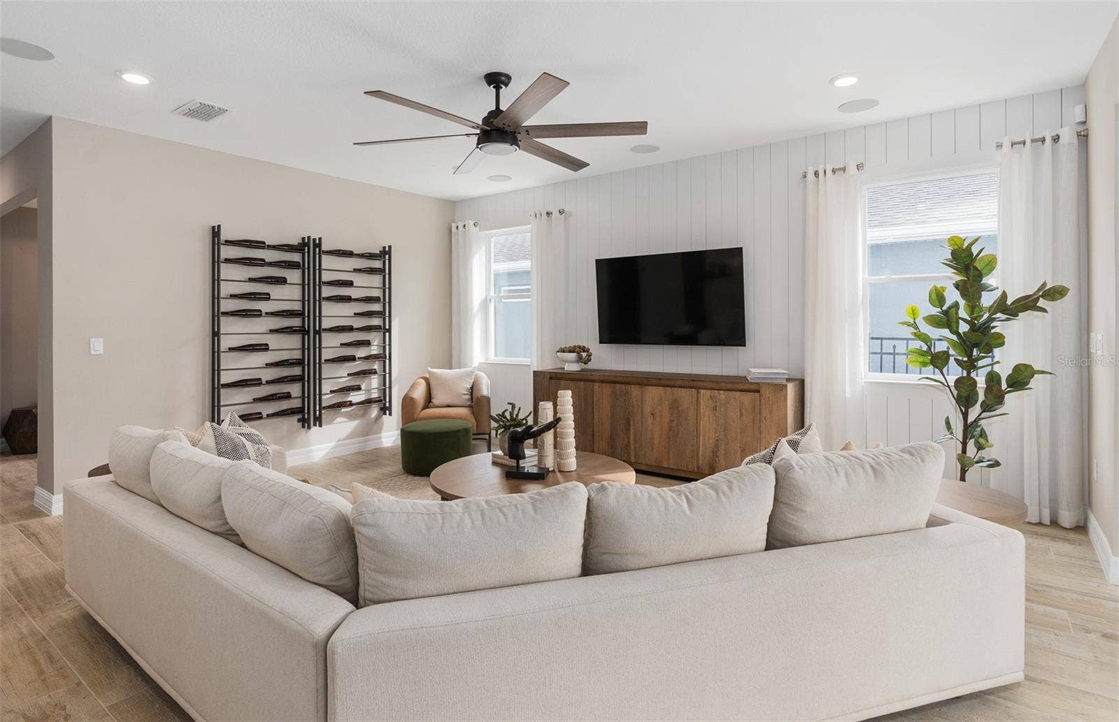 10227 PARKVIEW RESERVE LANE, Orlando, FL 32836 Model Home Design Only. Pictures and furnishings are for illustrative purposes only. Elevations, colors and options may vary. Furniture is for model home staging only.
