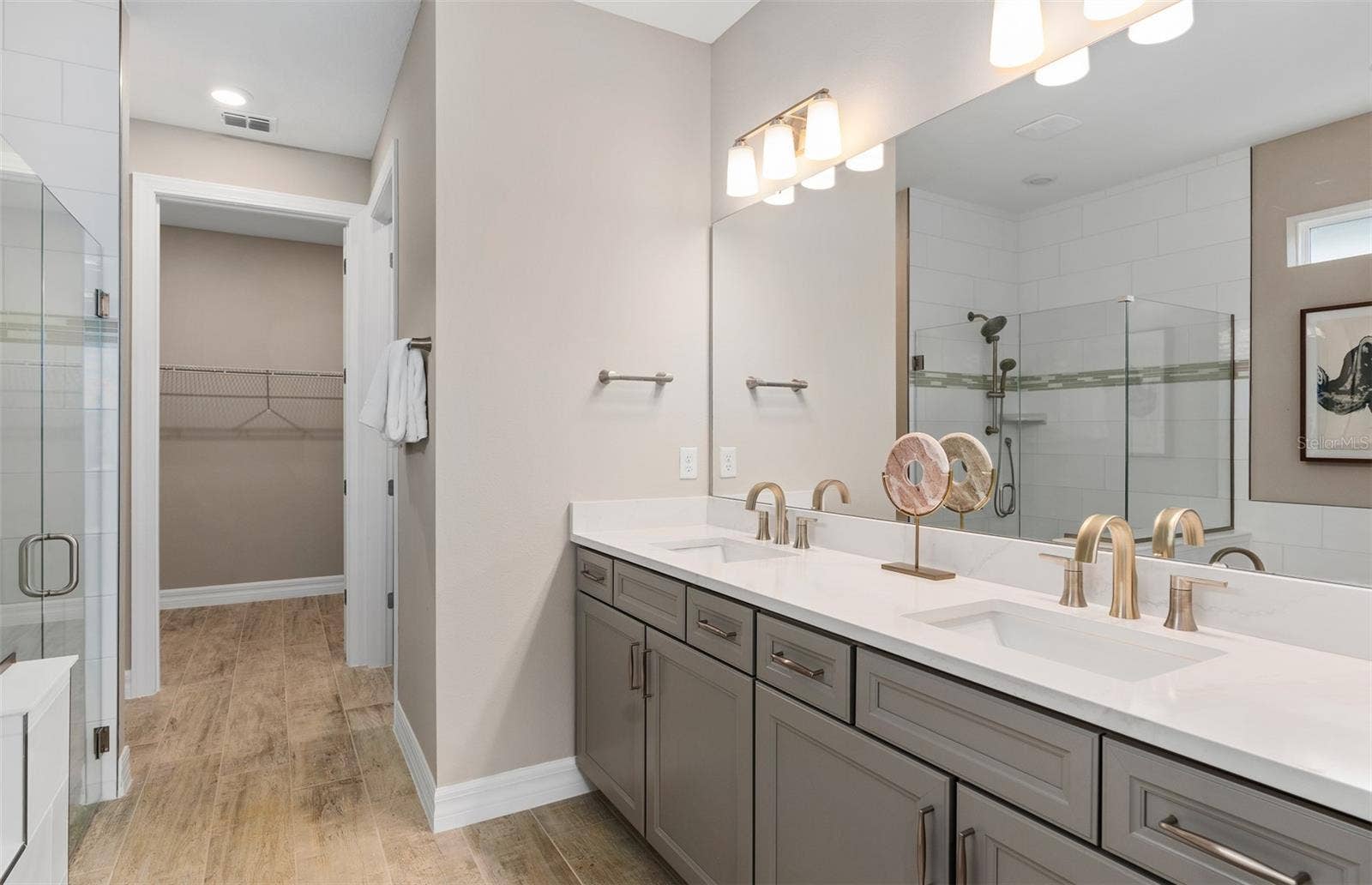 10227 PARKVIEW RESERVE LANE, Orlando, FL 32836 Model Home Design Only. Pictures and furnishings are for illustrative purposes only. Elevations, colors and options may vary. Furniture is for model home staging only.