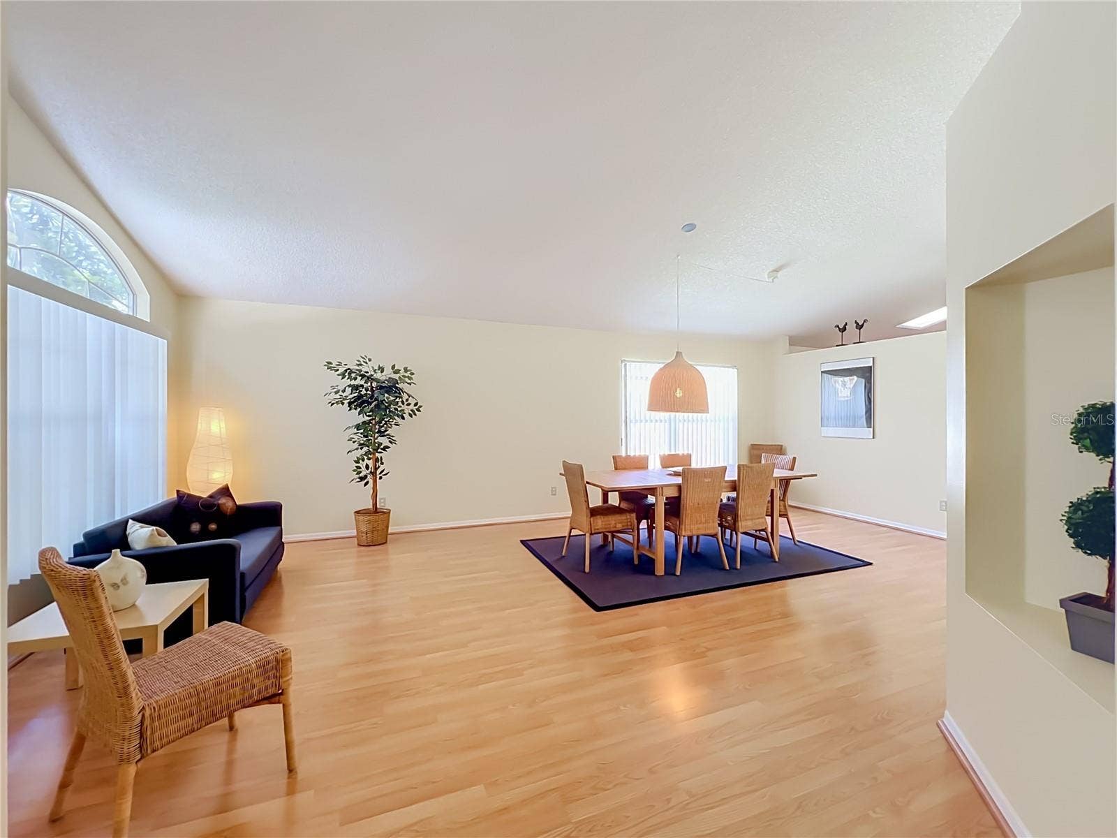 13343 HERON COVE DRIVE, Orlando, FL 32837 Family/Dining Combo
