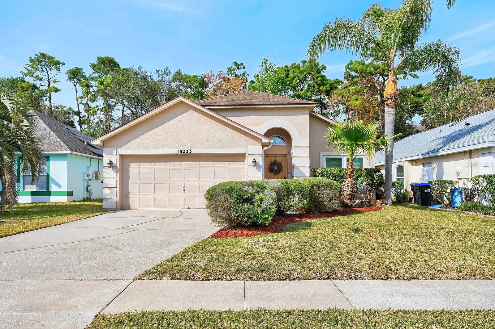 10223 DEAN POINT PLACE, Orlando, FL 32825 Welcome to Dean Point and your new HOME SWEET POOL HOME - where assumable SOLAR PANELS help keep ENERGY COSTS LOW and add lasting value to this inviting single-story oasis tucked away in sought after EAST ORLANDO!