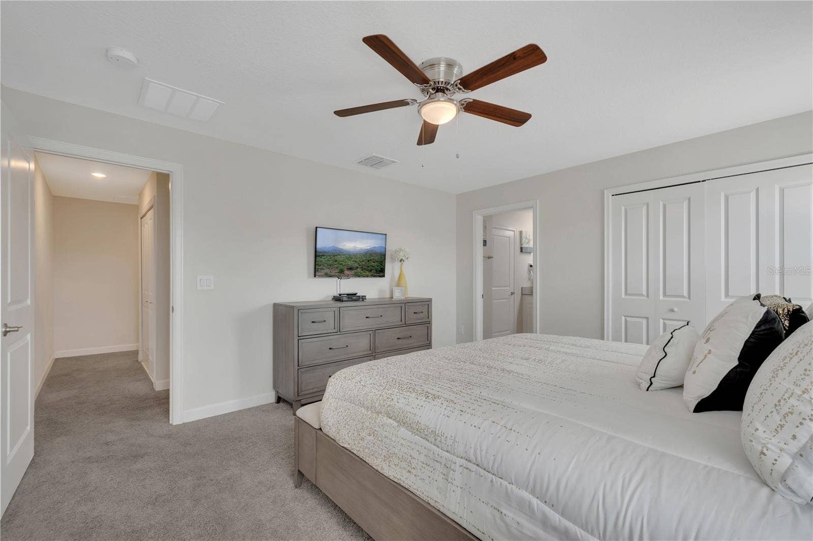 1557 SANDBAGGER DRIVE, Davenport, FL 33896 Master Bedroom showing access to Master Bathroom