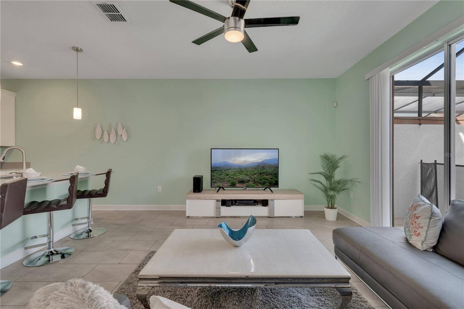 1557 SANDBAGGER DRIVE, Davenport, FL 33896 Living Room