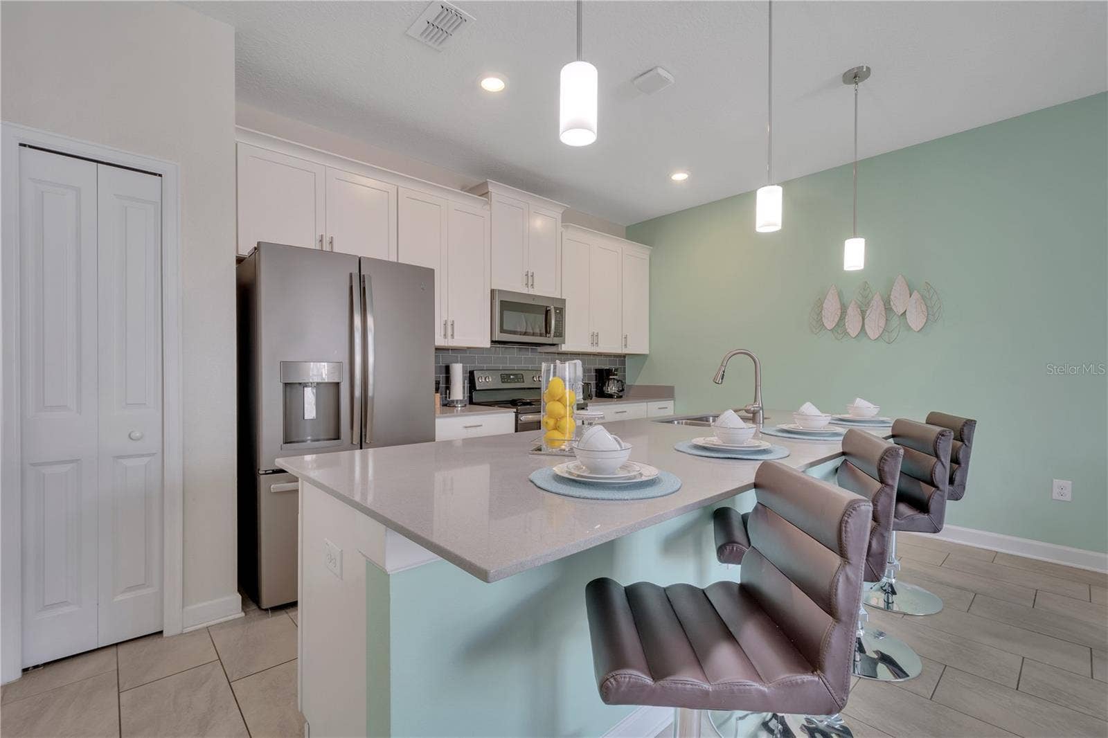 1557 SANDBAGGER DRIVE, Davenport, FL 33896 Kitchen