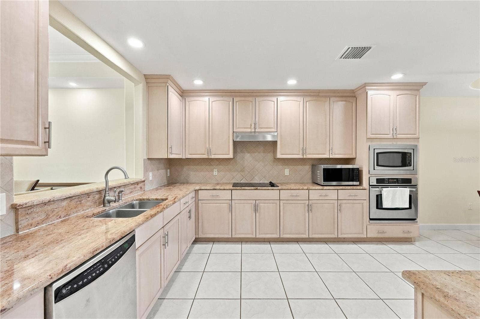 8749 THE ESPLANADE, #16, Orlando, FL 32836 8749 THE ESPLANADE, #16, Orlando, FL 32836