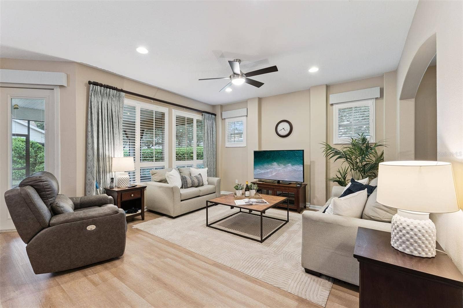 202 DRUMMOND LANE, Deland, FL 32724 13' x 15' Great Room w/ recessed lighting, ceiling fan & Plantation style shutters