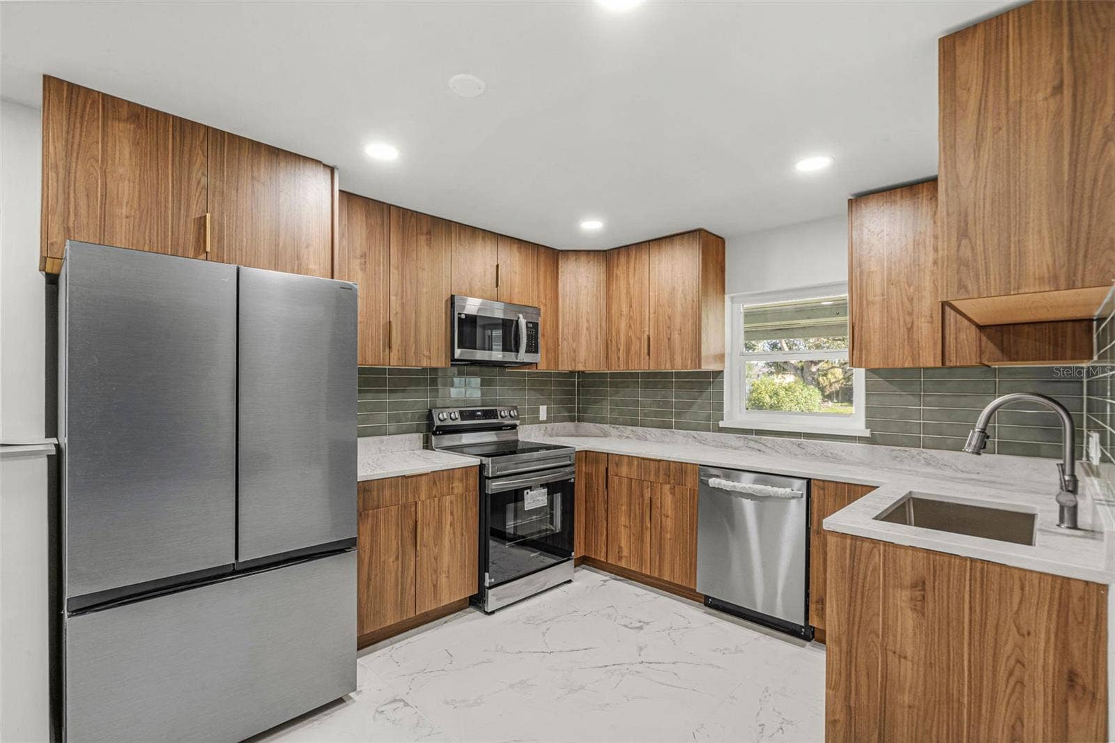 4405 PINFISH LANE, Palmetto, FL 34221 4405 PINFISH LANE, Palmetto, FL 34221