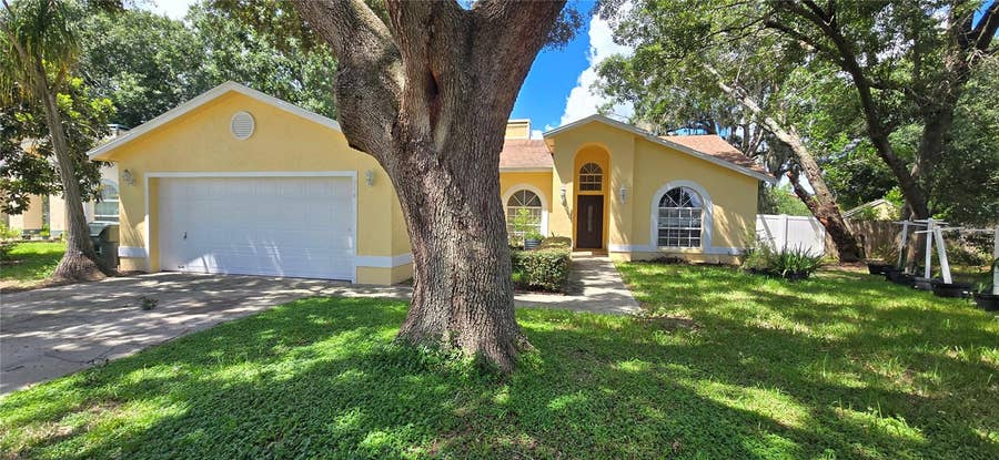 Property photo for 348 VINEYARD DRIVE, Lakeland, FL