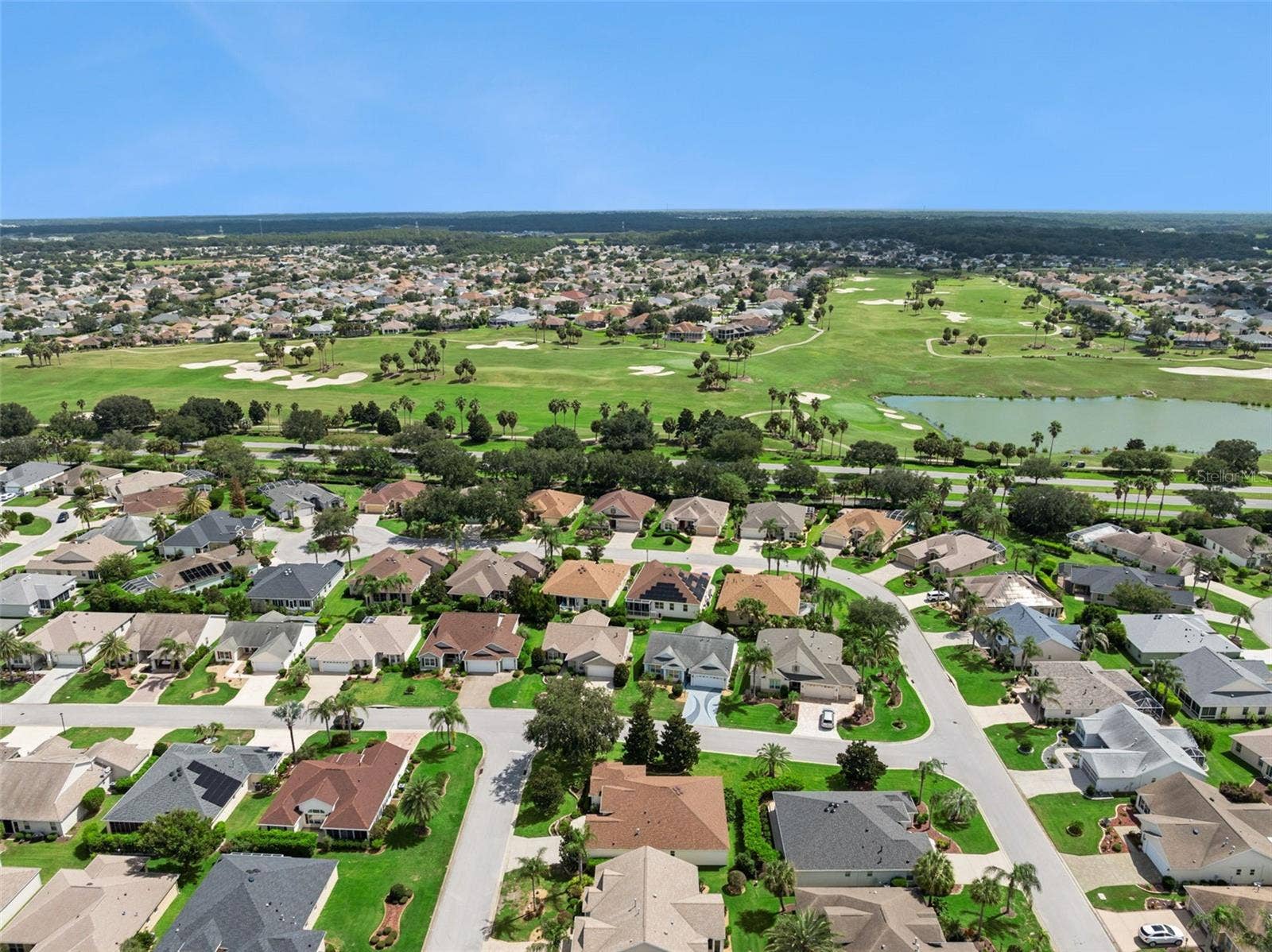 842 LUCKY LANE, The Villages, FL 32162 So close to world-class golfing