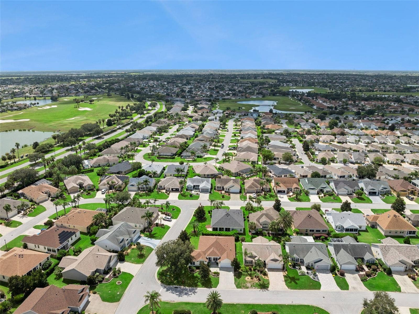 842 LUCKY LANE, The Villages, FL 32162 Enjoy world-class golf in The Villages