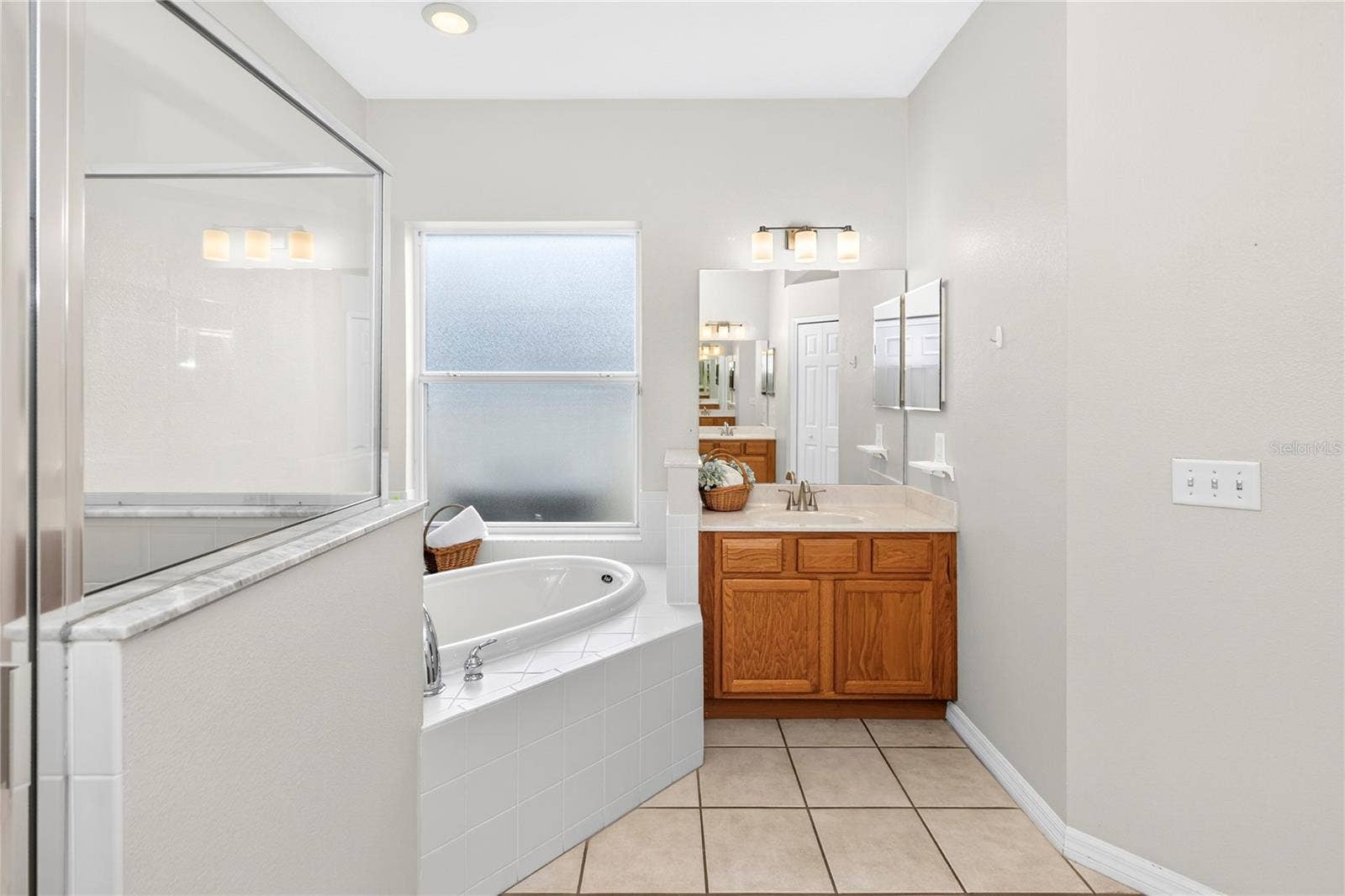 330 LAKE AMBERLEIGH DRIVE, Winter Garden, FL 34787 330 LAKE AMBERLEIGH DRIVE, Winter Garden, FL 34787