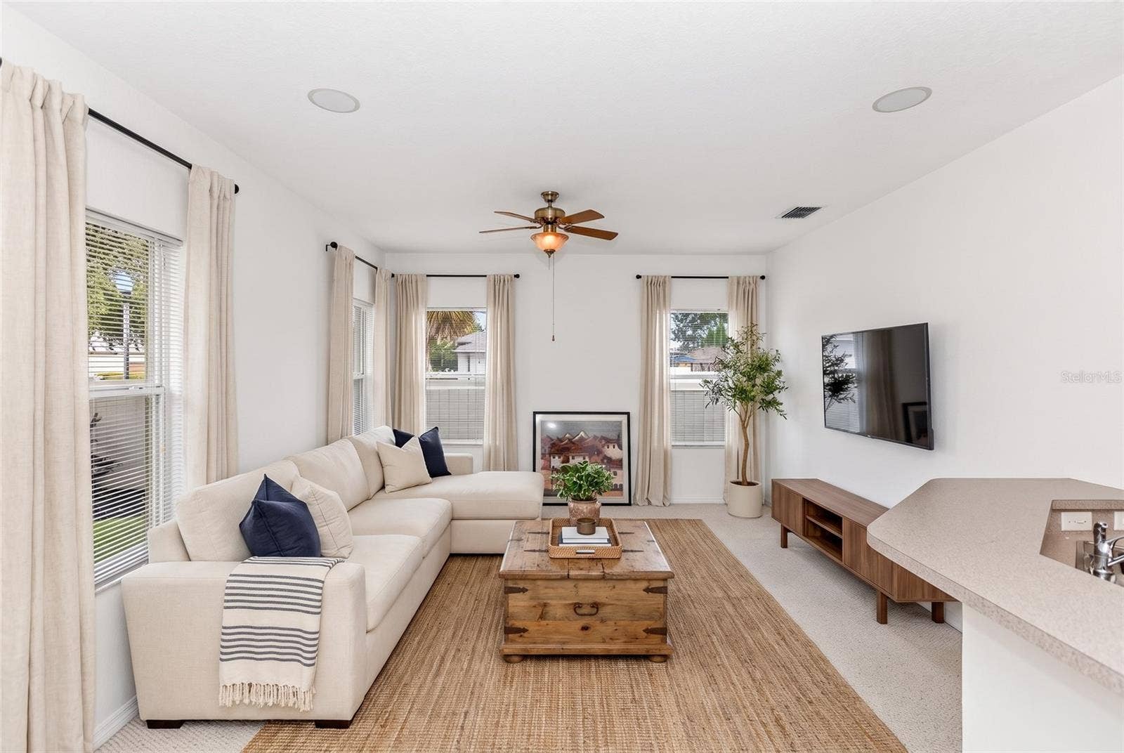 330 LAKE AMBERLEIGH DRIVE, Winter Garden, FL 34787 330 LAKE AMBERLEIGH DRIVE, Winter Garden, FL 34787