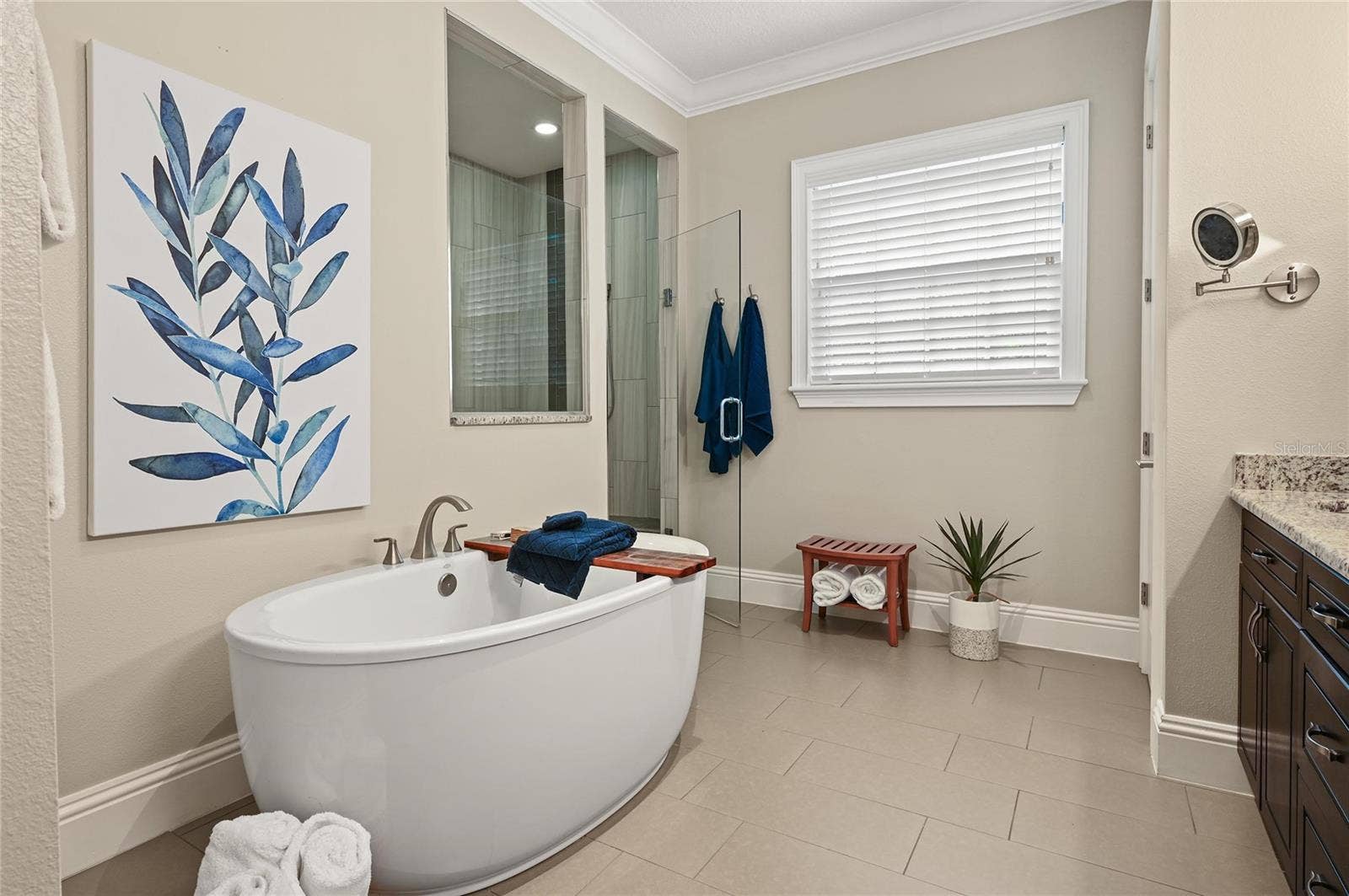1951 WINTER PARK ROAD, Winter Park, FL 32789 This room is spacious, light and lovely.