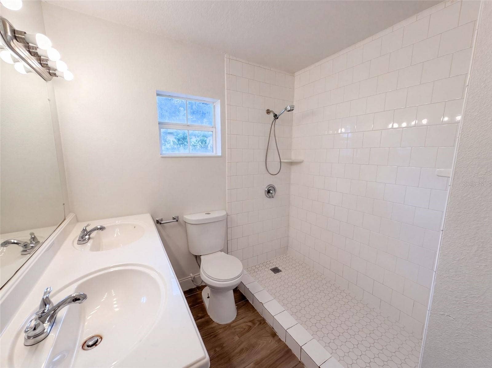 2406 E CURTIS STREET, Tampa, FL 33610 2406 E CURTIS STREET, Tampa, FL 33610