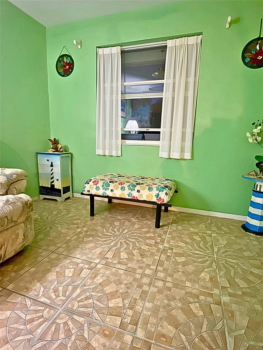 825 CAREY DRIVE, South Daytona, FL 32119 Family room