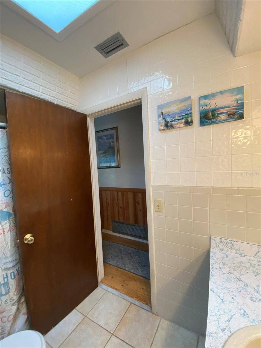 825 CAREY DRIVE, South Daytona, FL 32119 Bath