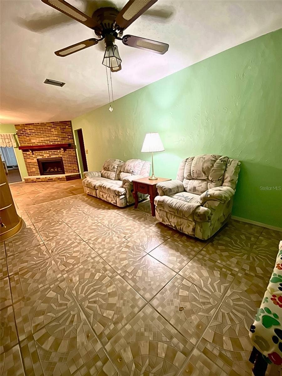 825 CAREY DRIVE, South Daytona, FL 32119 Family room