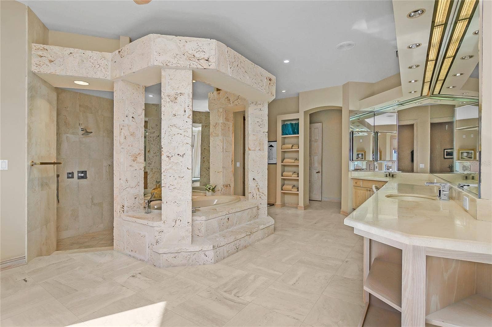 27201 IBIS COVE COURT, Bonita Springs, FL 34134 27201 IBIS COVE COURT, Bonita Springs, FL 34134