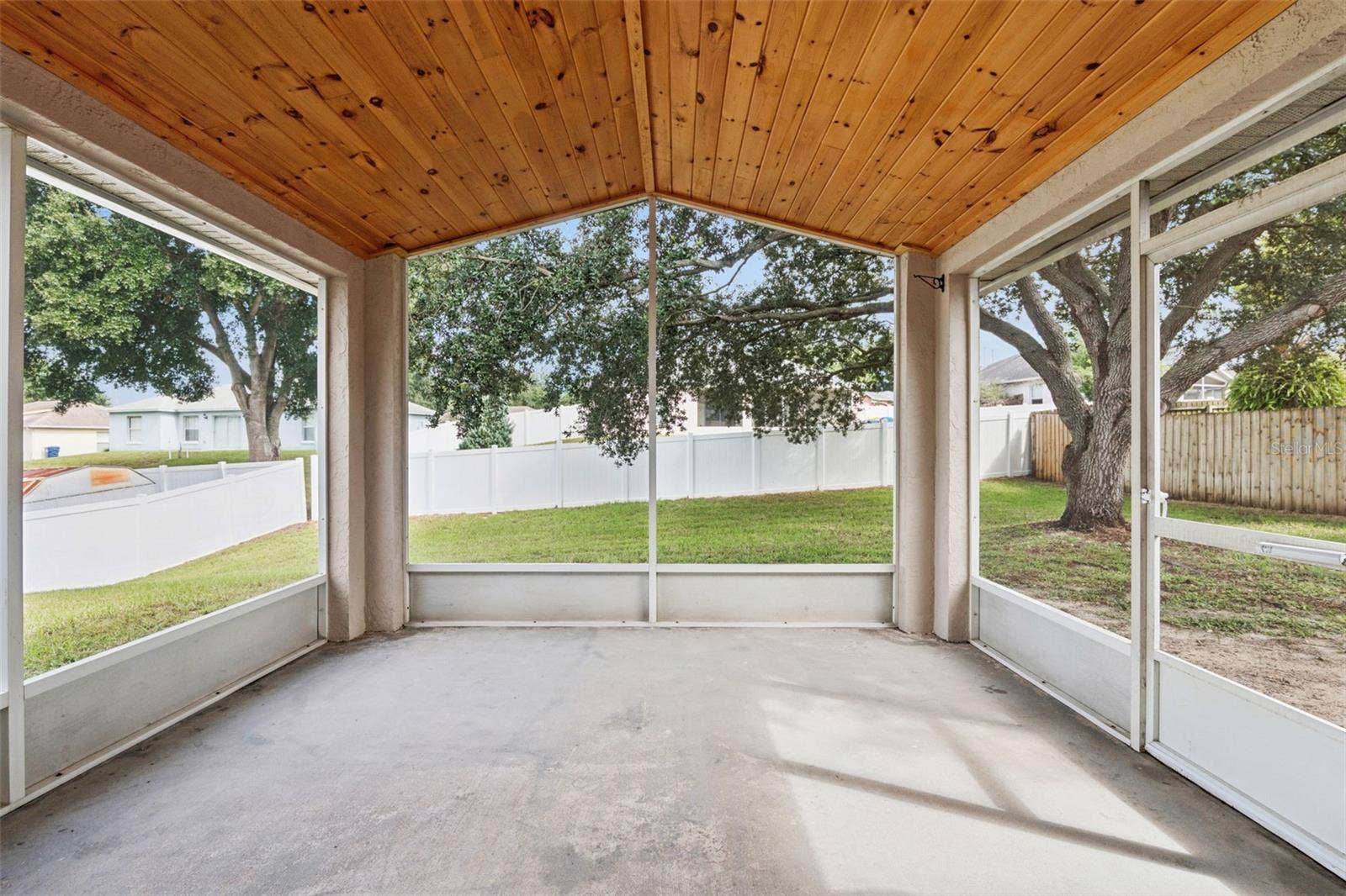 630 PARK VALLEY CIRCLE, Minneola, FL 34715 630 PARK VALLEY CIRCLE, Minneola, FL 34715