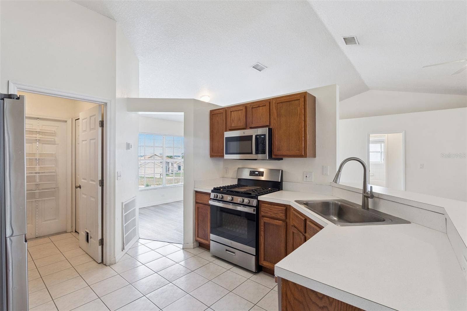 630 PARK VALLEY CIRCLE, Minneola, FL 34715 630 PARK VALLEY CIRCLE, Minneola, FL 34715