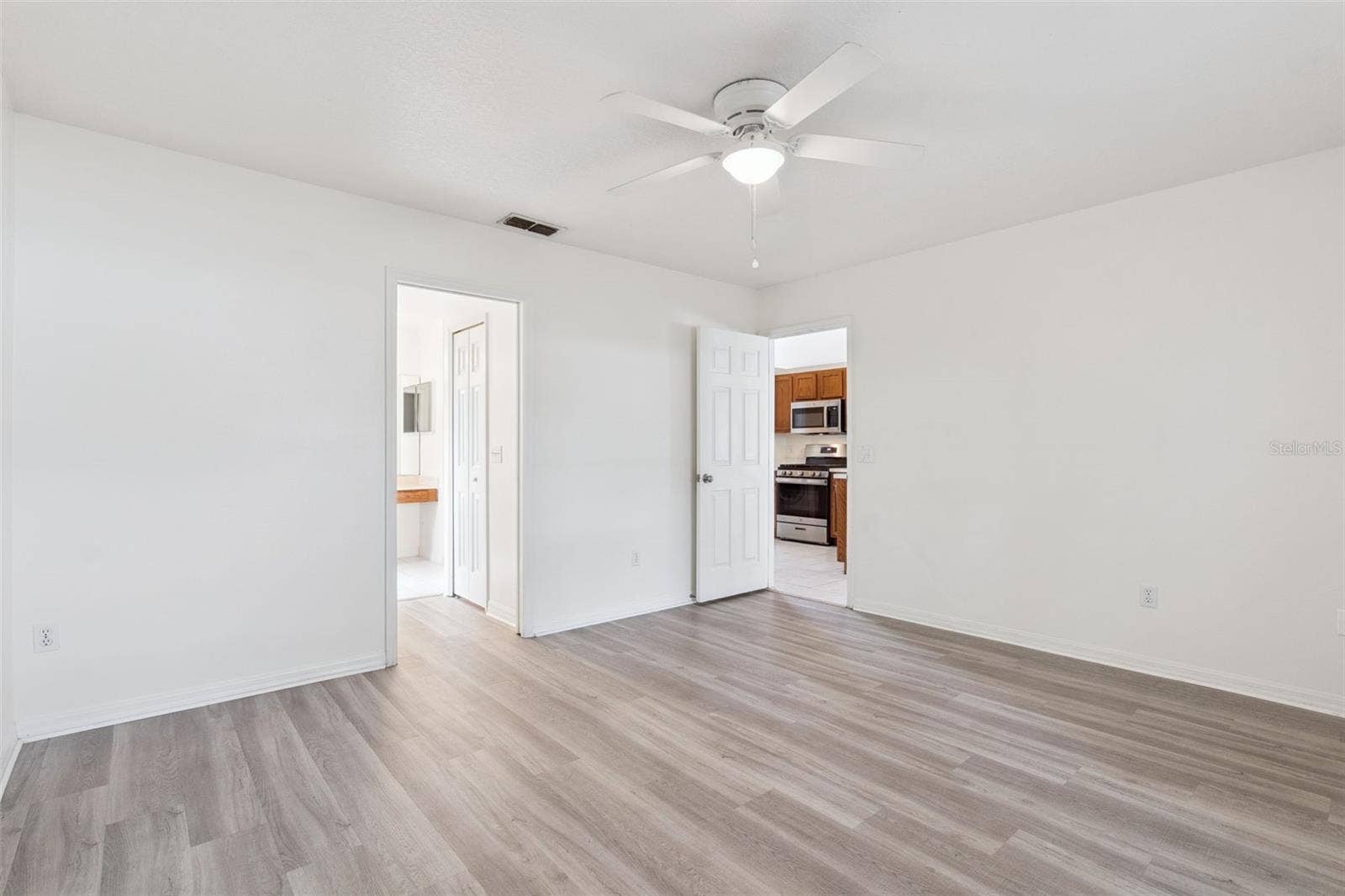 630 PARK VALLEY CIRCLE, Minneola, FL 34715 630 PARK VALLEY CIRCLE, Minneola, FL 34715