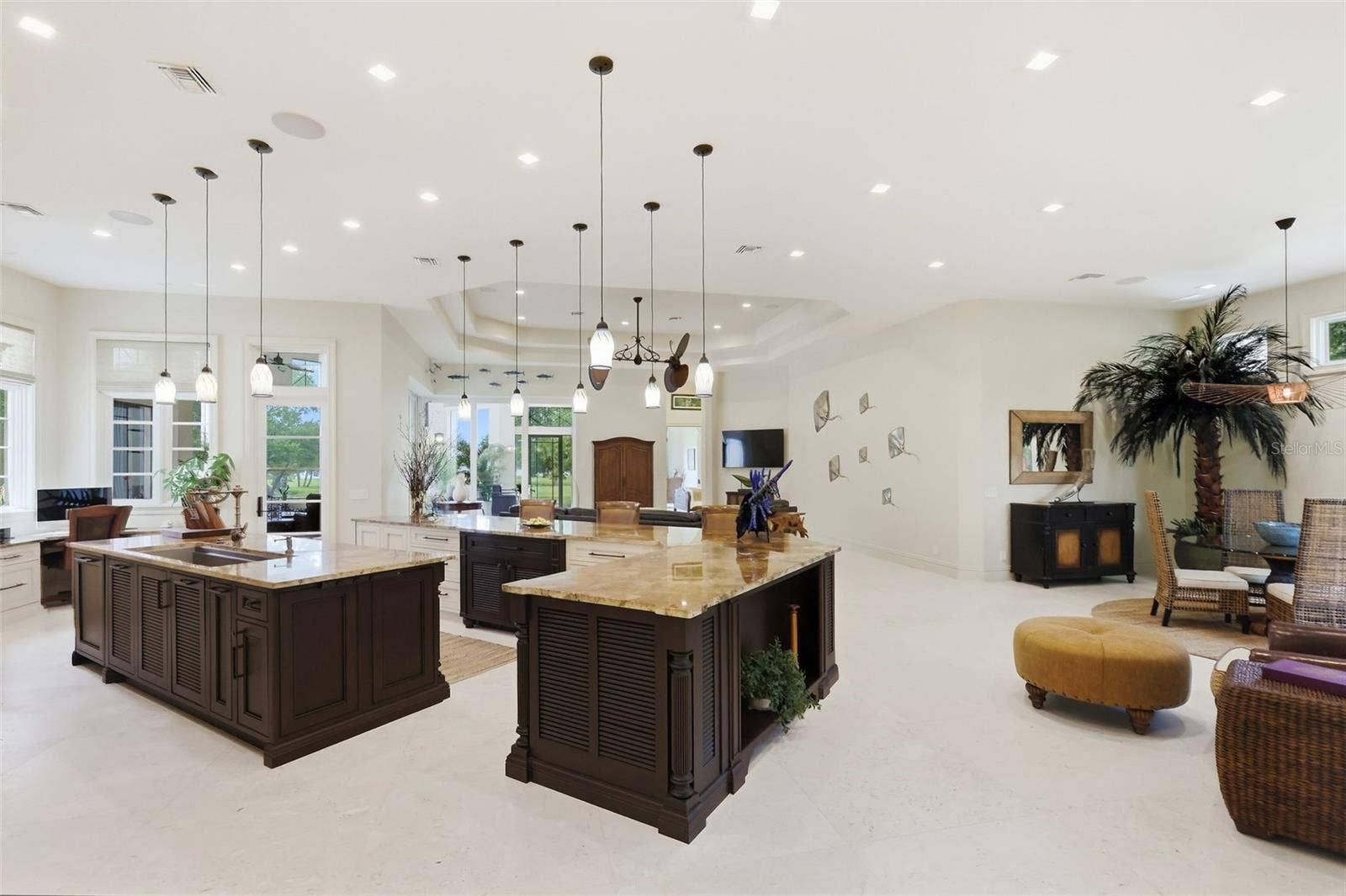 6075 S TROPICAL TRAIL, Merritt Island, FL 32952