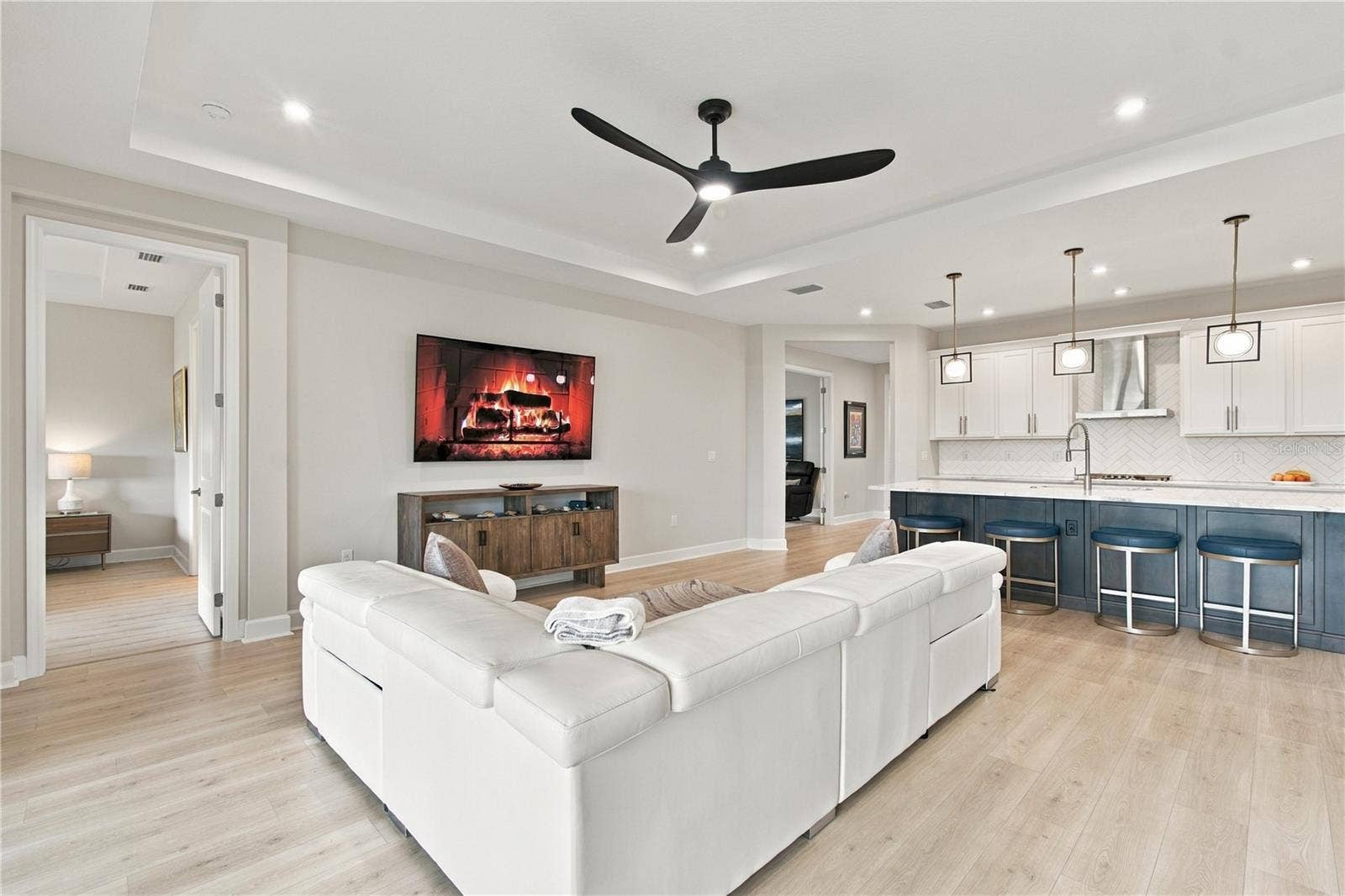 1725 POINT GRACE ROAD, Tavares, FL 32778 1725 POINT GRACE ROAD, Tavares, FL 32778