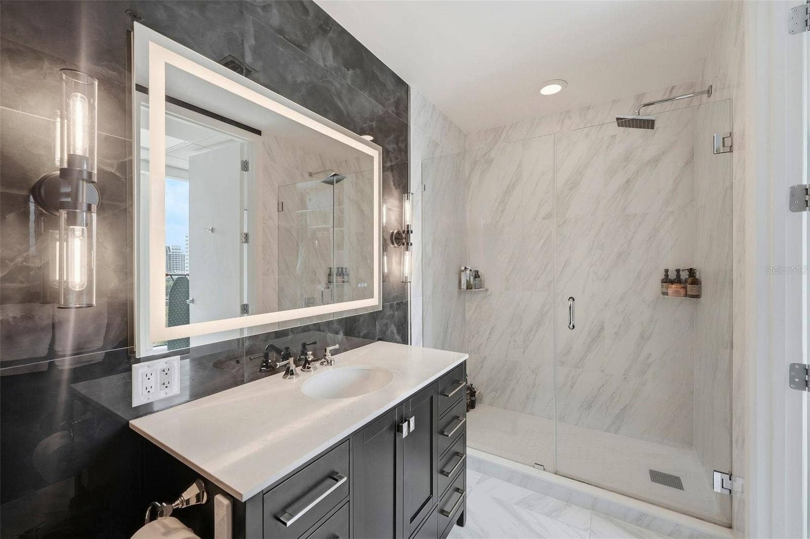 150 E ROBINSON STREET, #802, Orlando, FL 32801 150 E ROBINSON STREET, #802, Orlando, FL 32801