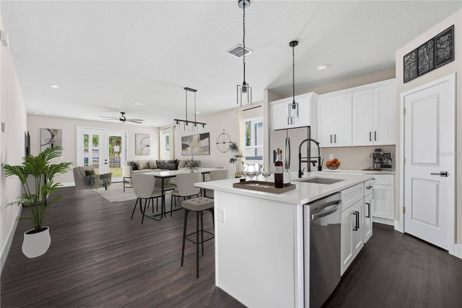 225 E HYDE PARK AVENUE, Eustis, FL 32726