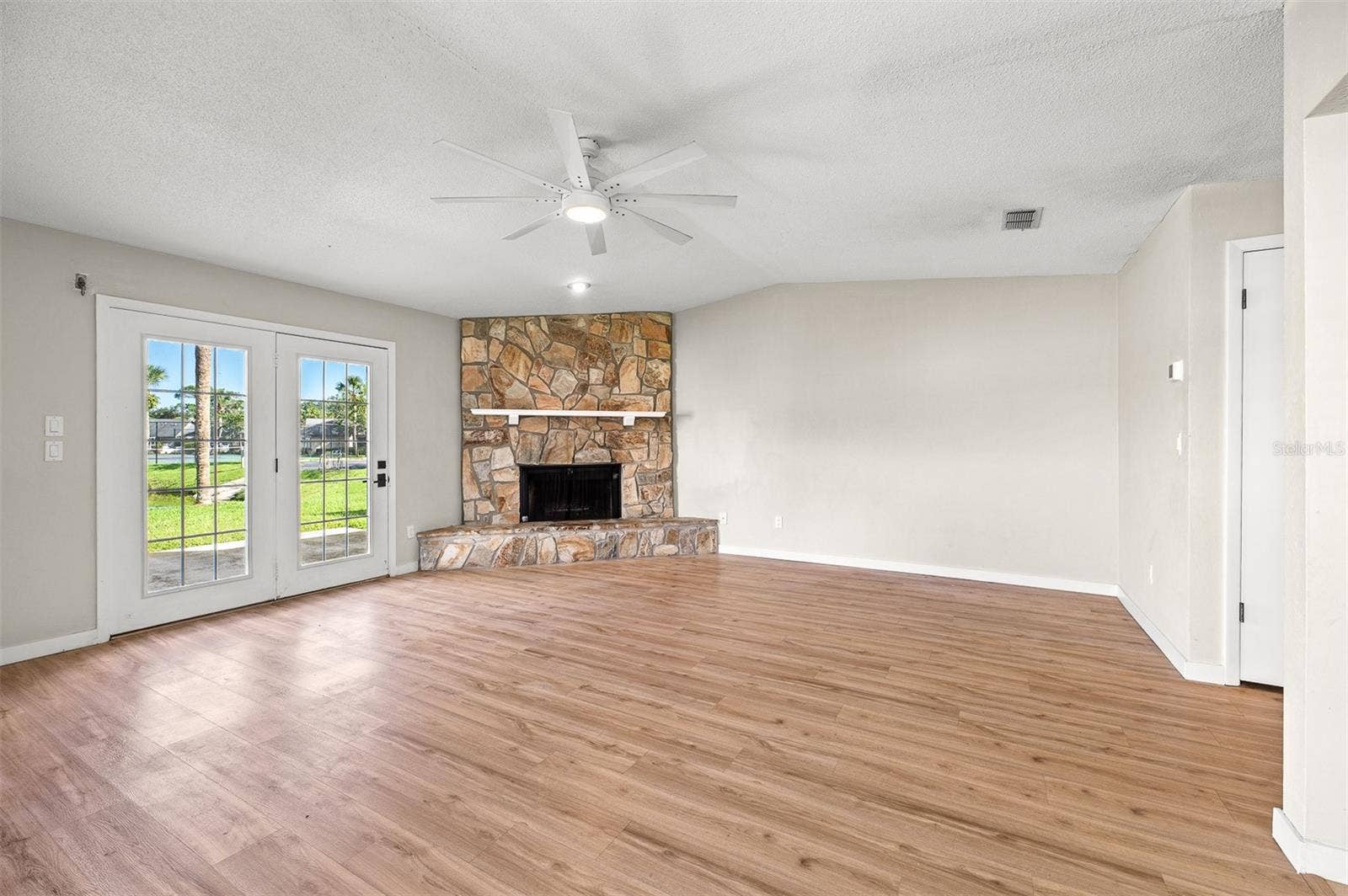 107 DEER LAKE CIRCLE, Ormond Beach, FL 32174 Family Room