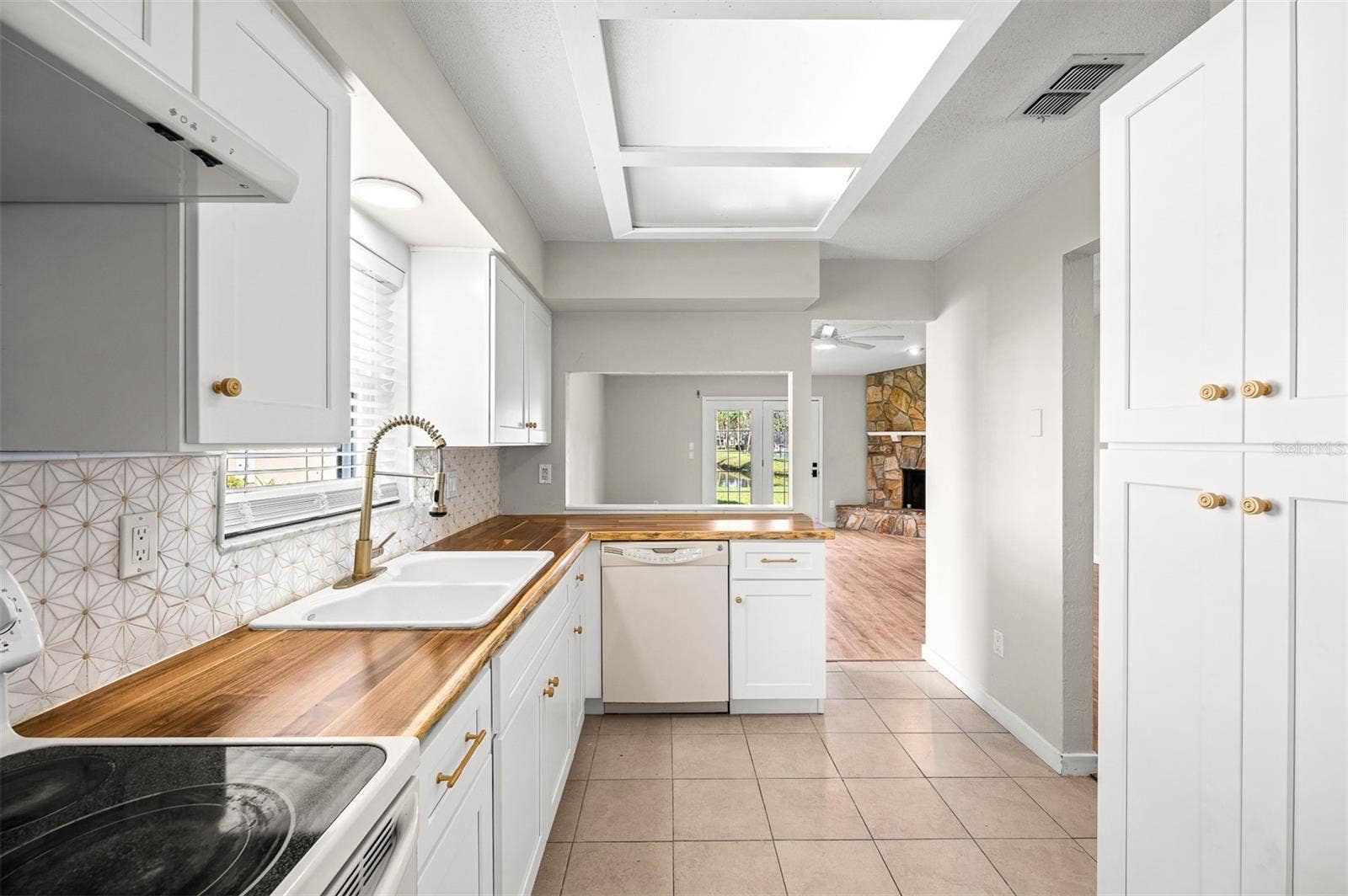 107 DEER LAKE CIRCLE, Ormond Beach, FL 32174 Kitchen